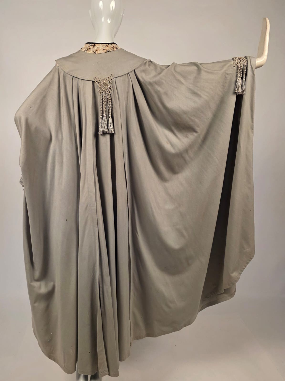 EDWARDIAN DOVE GREY CASHMERE CLOAK CAPE W EMB + RICH SOUTACHE TASSEL TRIM