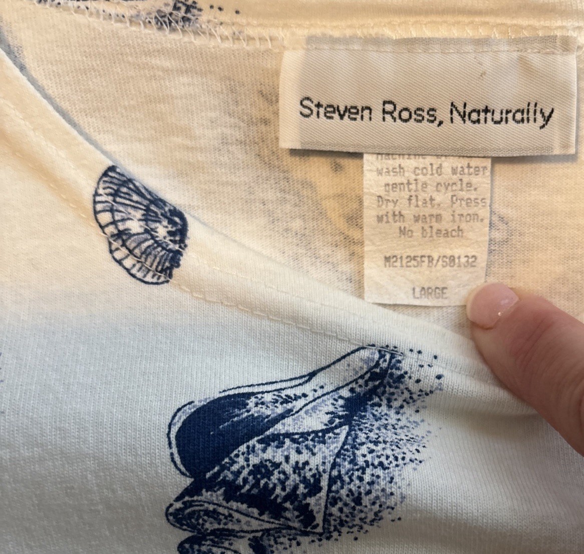 VTG 80’s Steven Ross, Naturally White S/S Tee Shirt W/Blues Shells & Starfish LG