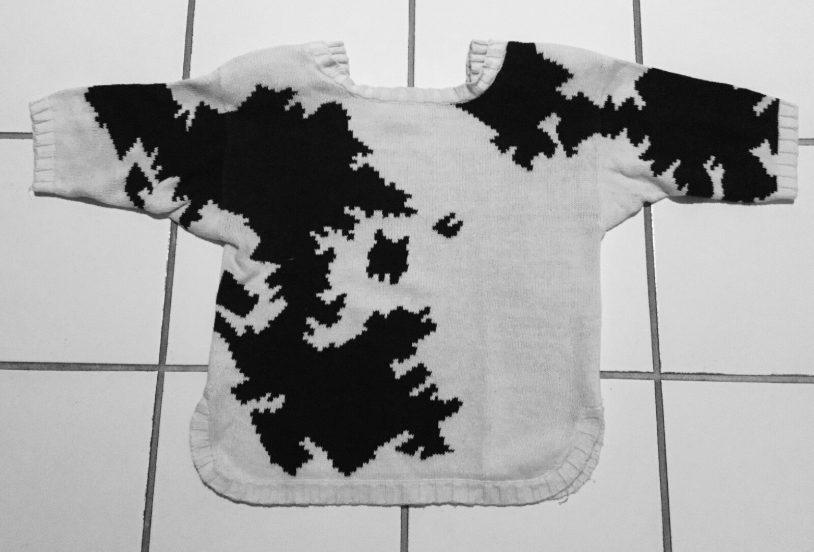 Outlander Women’s Knit Top Size Small White w/ Black Design Ramie/Cotton