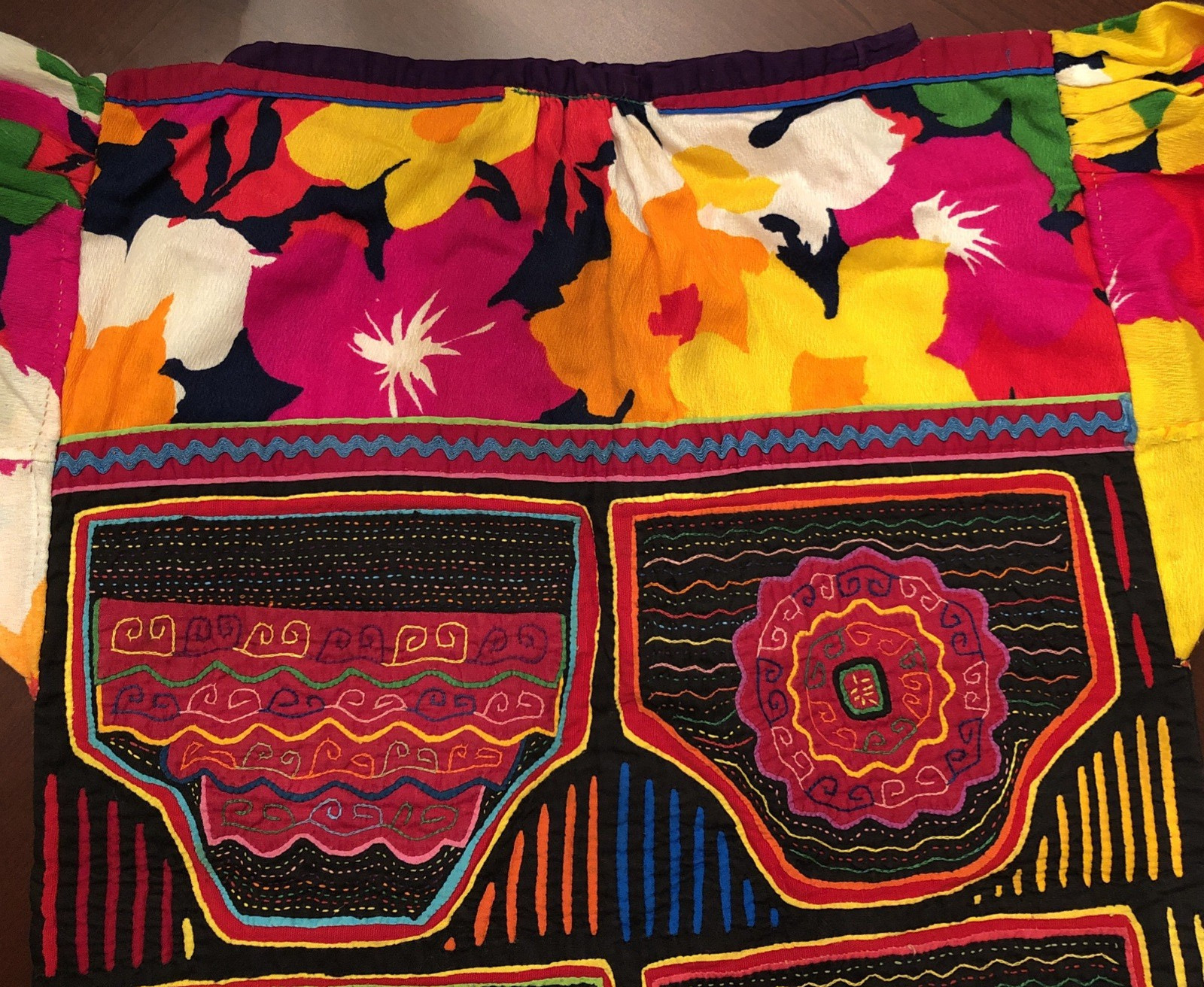 Vintage Kuna Mola Art Blouse Shirt Panama Handmade Floral Embroidered 2 Panels
