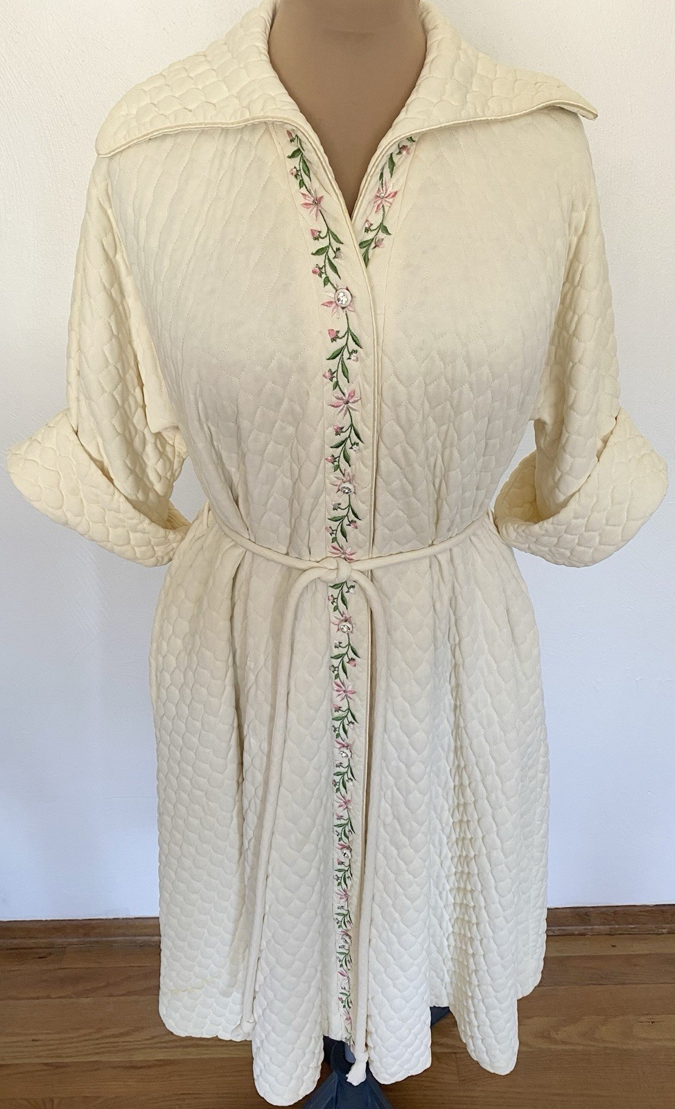 Vintage 60s Quilted Bathrobe *Large* EVELYN PEARSON Ivory Nylon Embellished