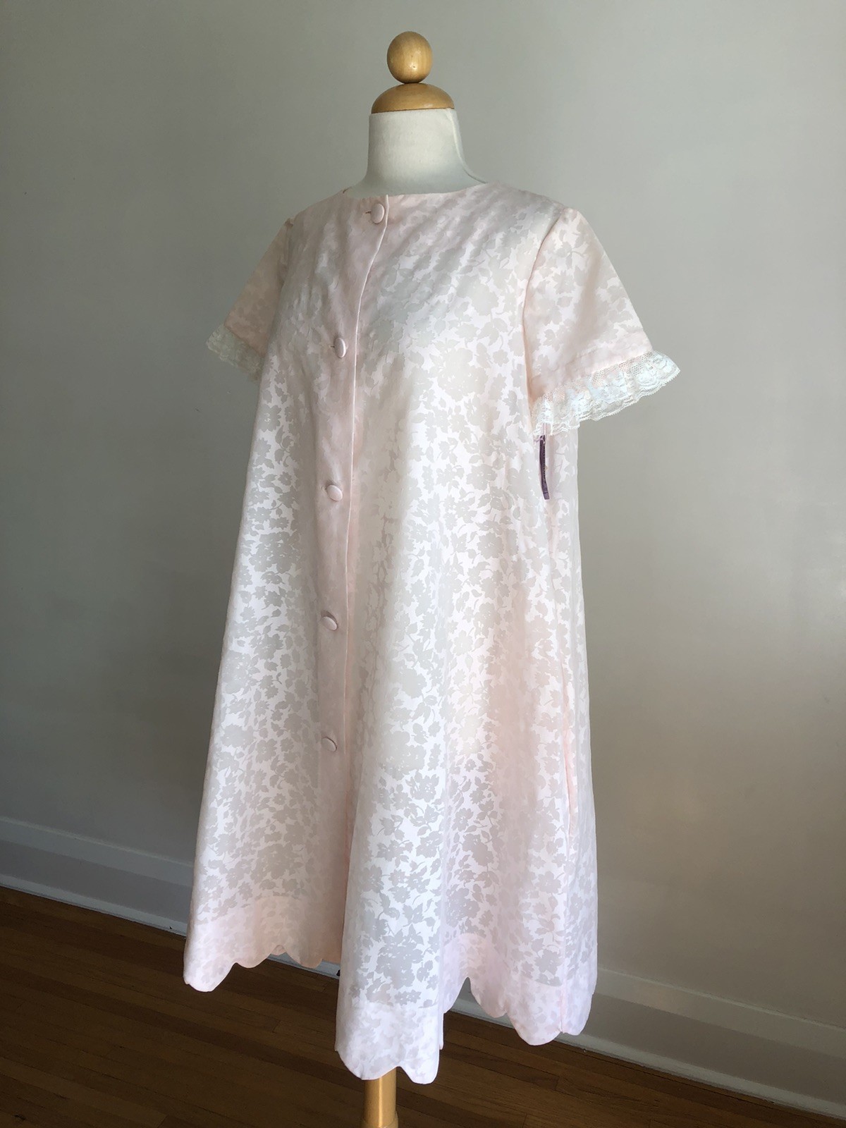 STUNNING VTG NWT EYEFUL By The “Flaums” Pink & White Lace Housedress Nightgown S