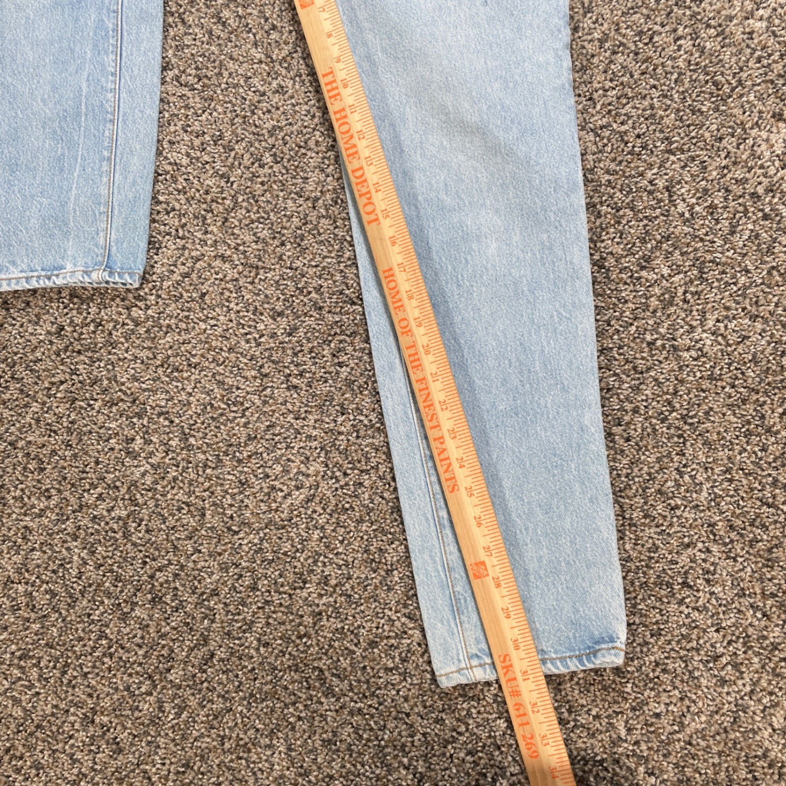 Vintage Levis Women’s 25×31 High Waisted Button Fly Jeans Light Wash USA Made