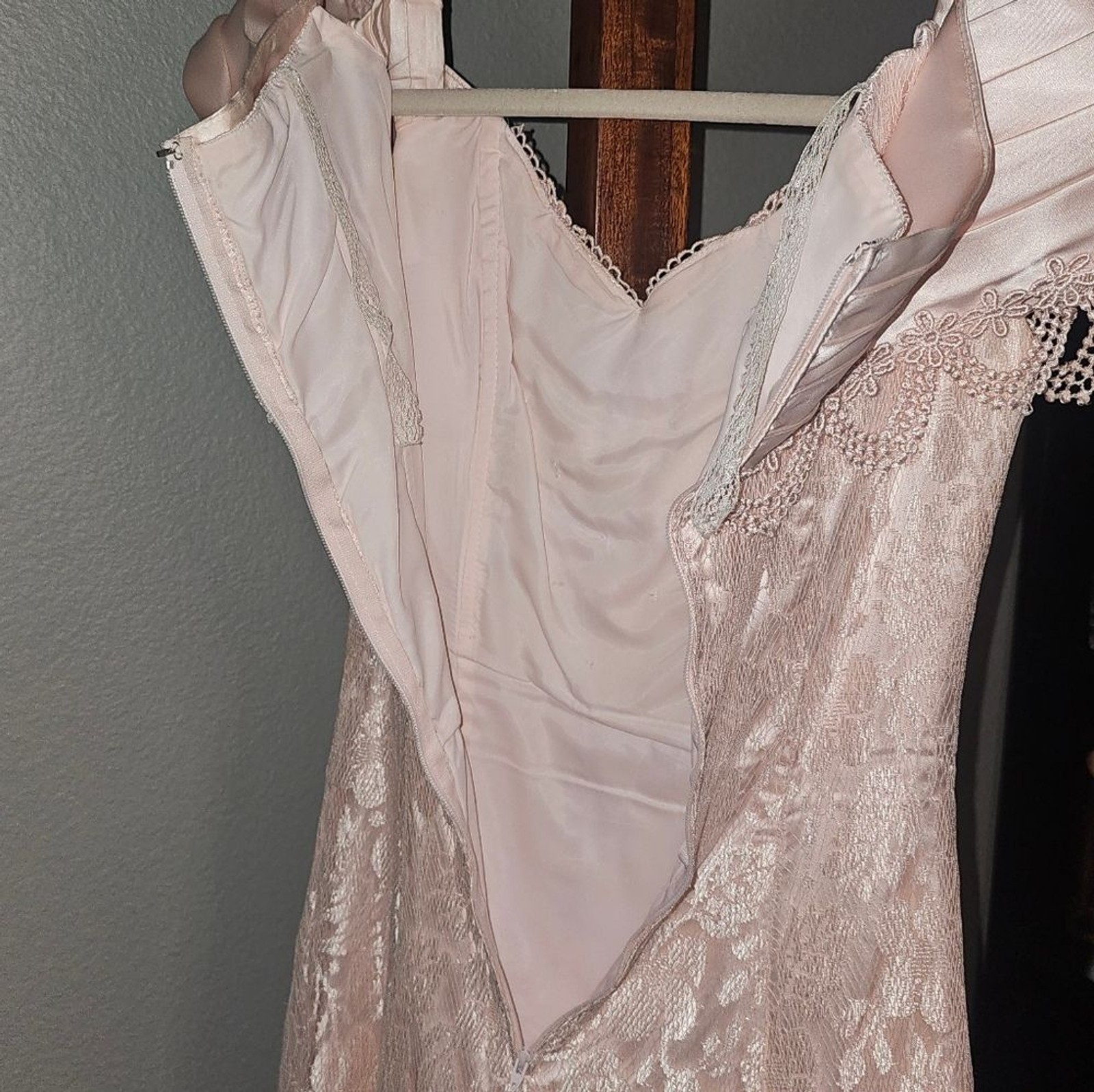 Michaelangelo Vintage Pink Lace Off-Shoulder Midi Dress Small