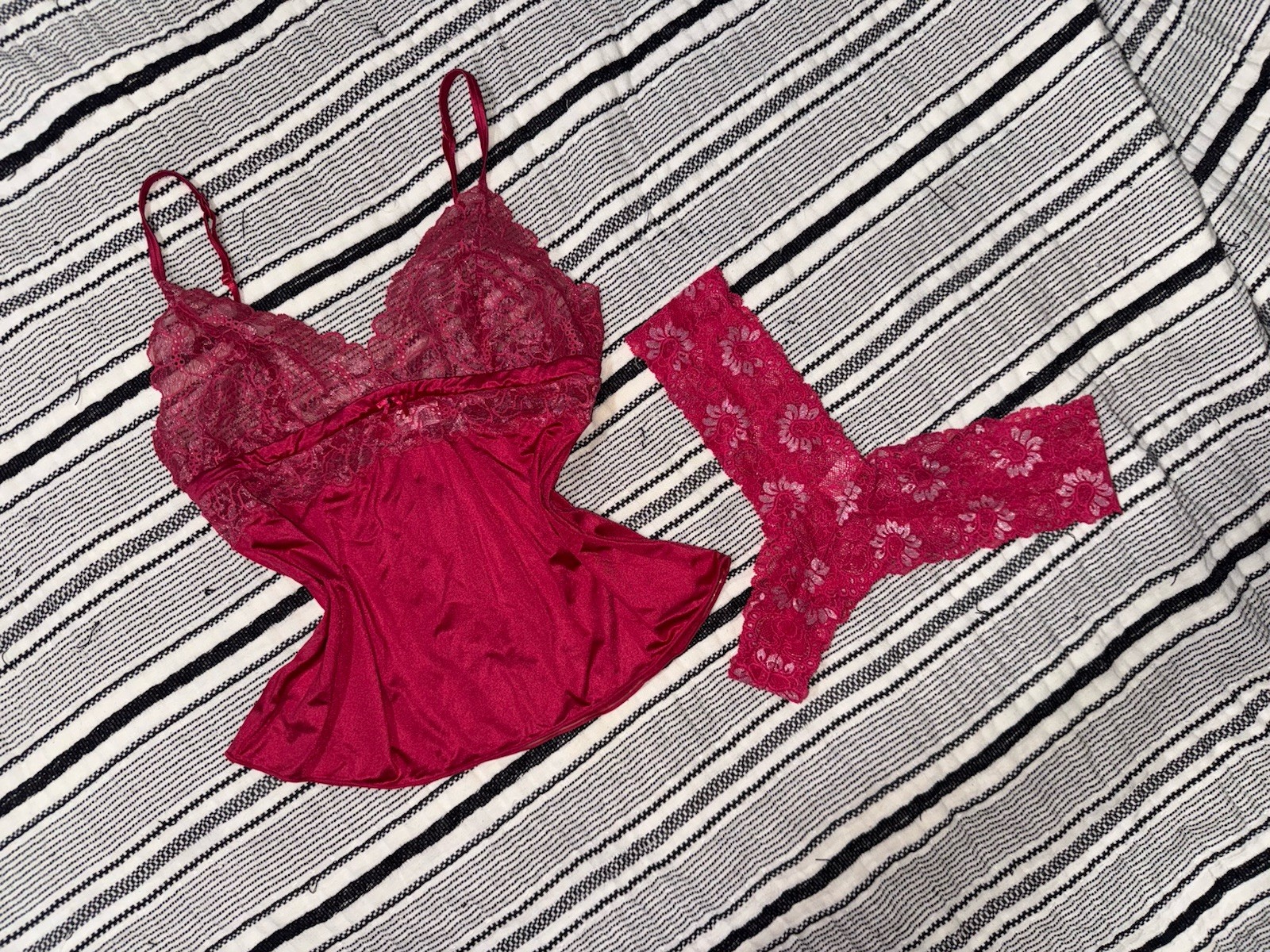 VINTAGE 2004 Victoria’s Secret Sz L matching set