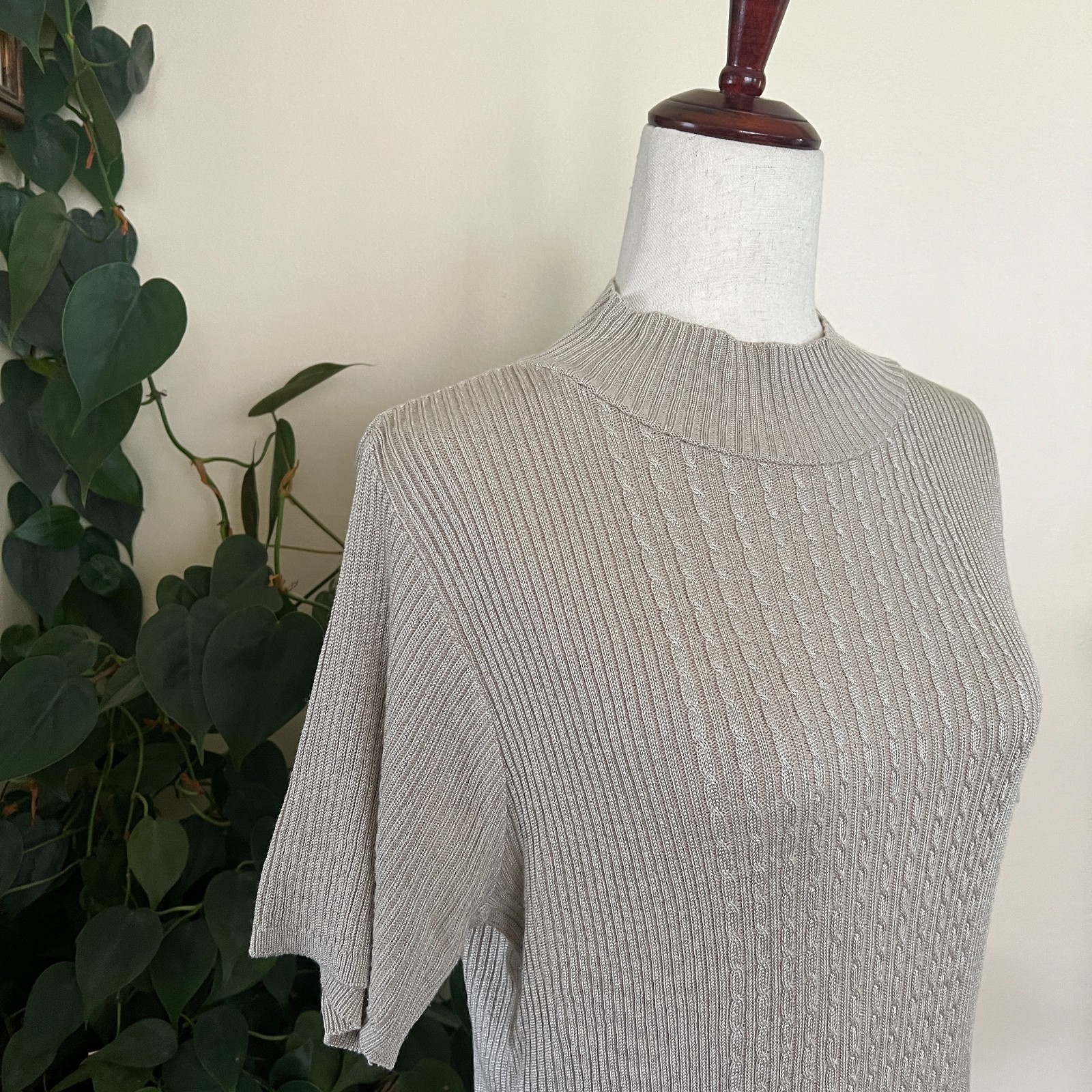 Vintage Jaclyn Smith Beige Short Sleeve Cable Knit Ribbed Sweater sz S