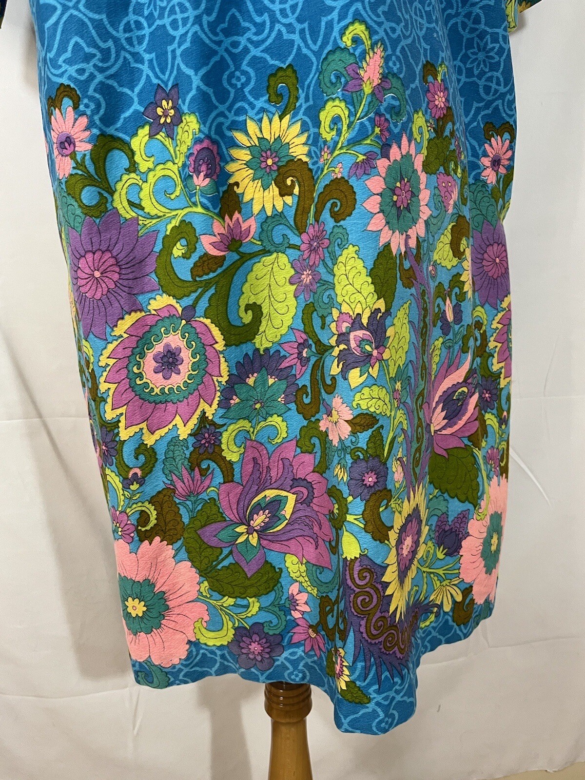 60s Lorraine Robe Barkcloth M Bright Colorful Floral Flaws READ Description Mod