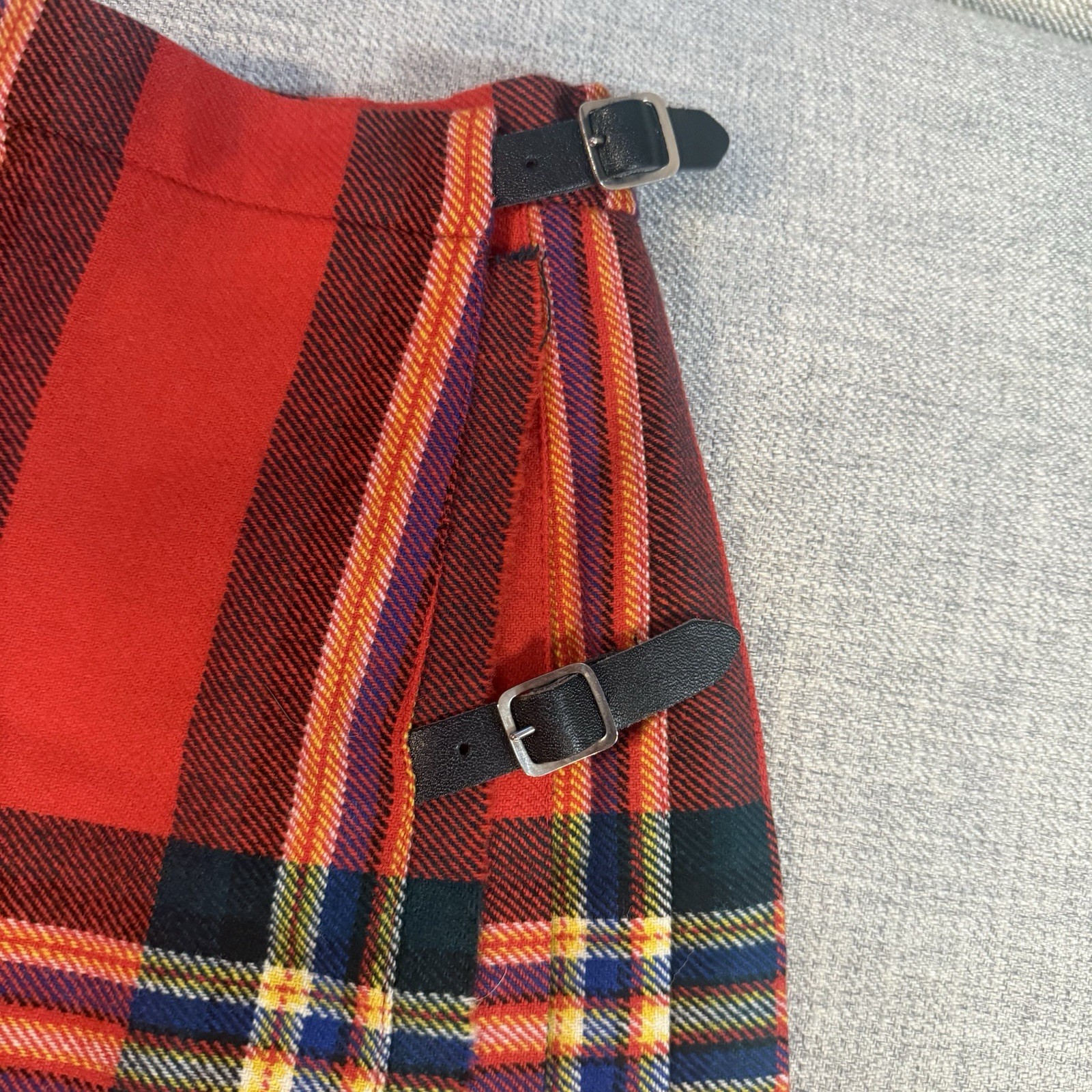 Vintage Glenisla Tartan Wool Kilt Skirt Scotland Plaid Wrap Adjustable Buckle