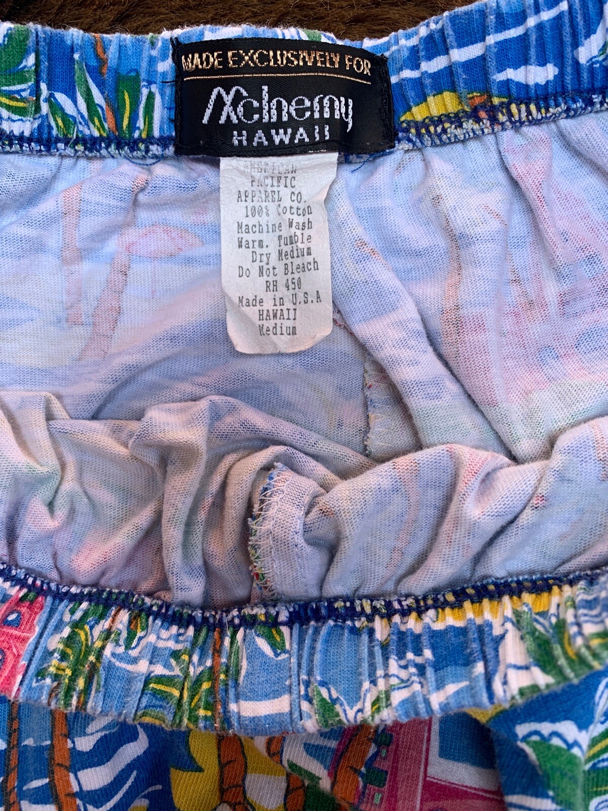McInerny Hawaii Lounge Wear Two Piece Pajama Set Hawaiian Print Colorful Medium