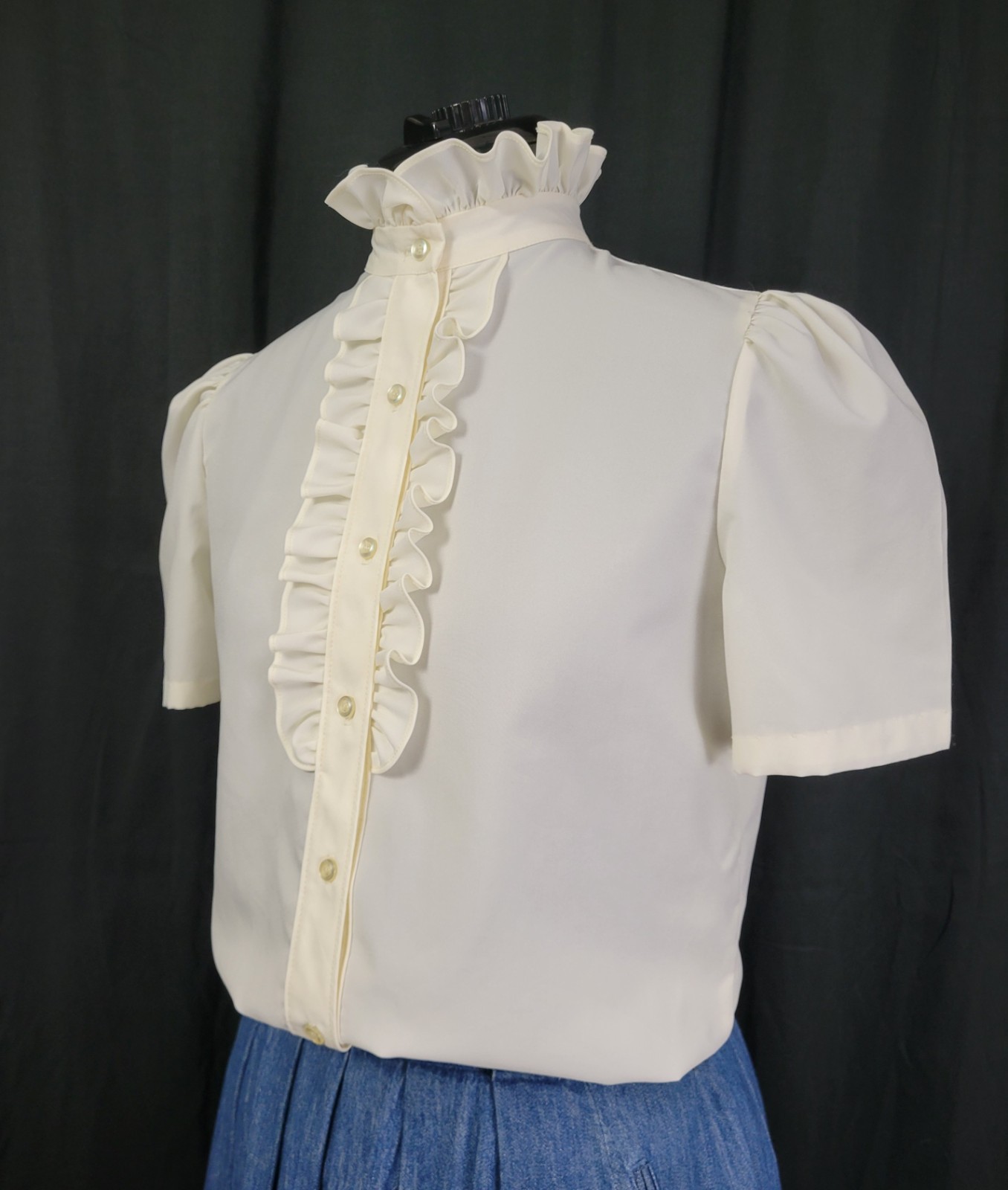 Vintage Lucky Winner Ivory S/S Blouse w Ruffled Collar & Placket Size 9/10