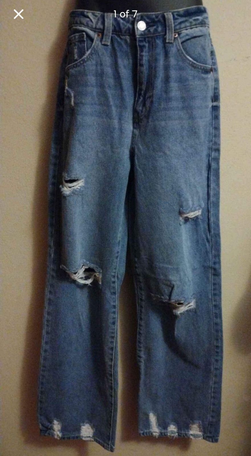 Woman’s Size 7 Vanilla Star 90’s Skater Ripped Denim Jeans