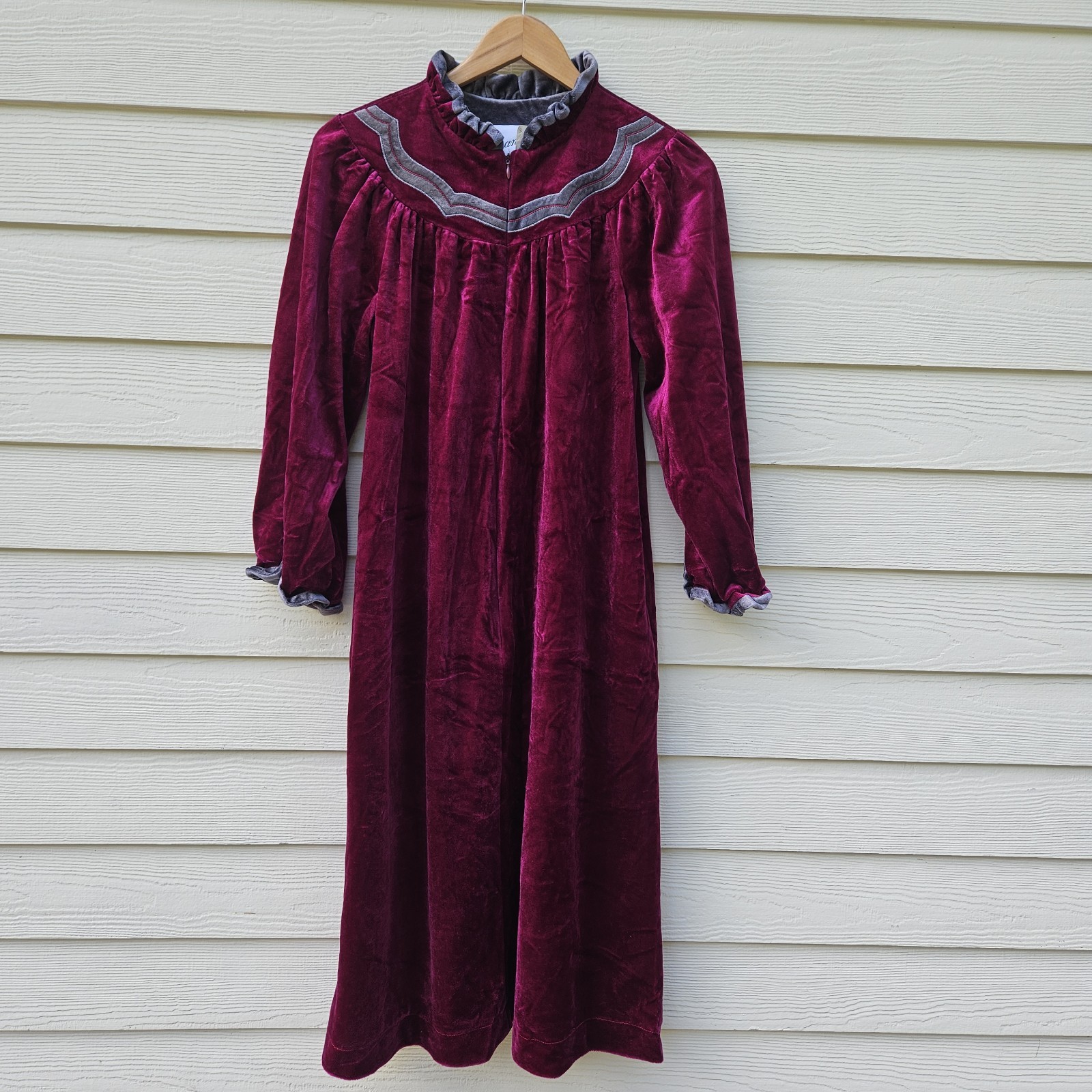 Vintage Lisanne Robe Velvet Womens Small Housecoat Dressing Gown 70s 80s Granny