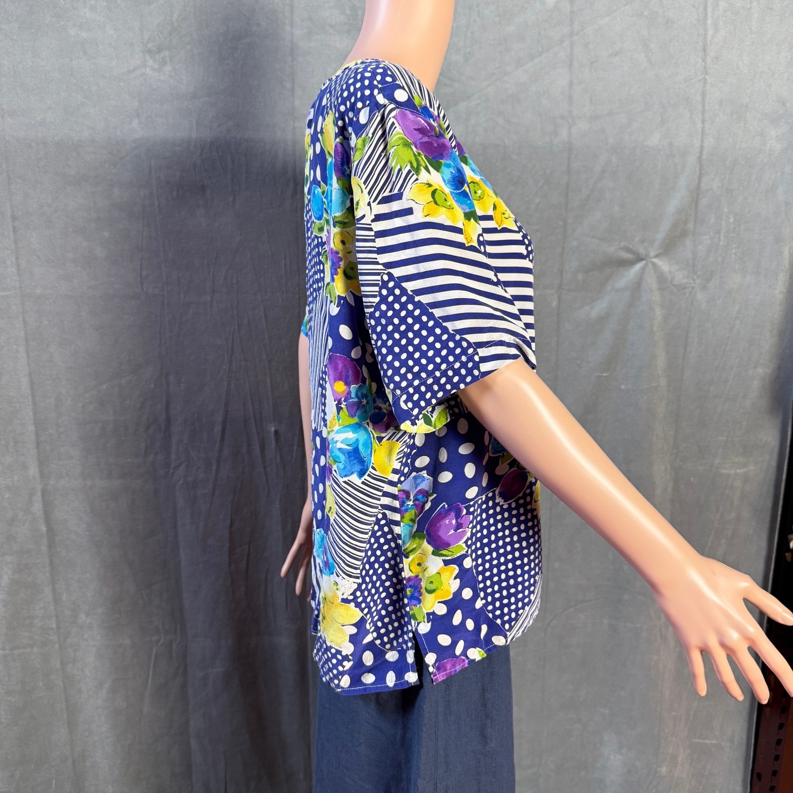 Vintage 90s Christie & Jill 100% Silk Floral Blouse XL Blue Geometric Classic