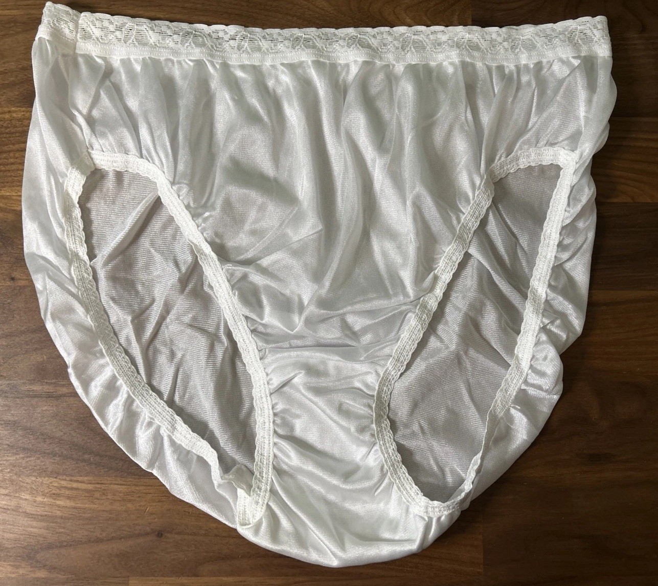 Vtg SILKY 100% NYLON HI CUT White HANES sz 10 Lace Second Skin Satin Side Tag