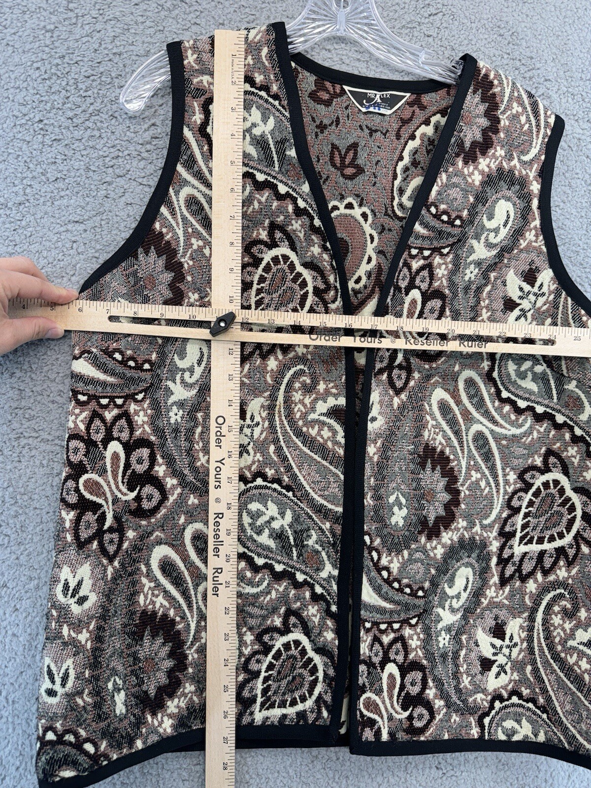 Mr.Alex Alex Colman Inc Tapestry Open Sleeveless Vest 27”H X 22”W
