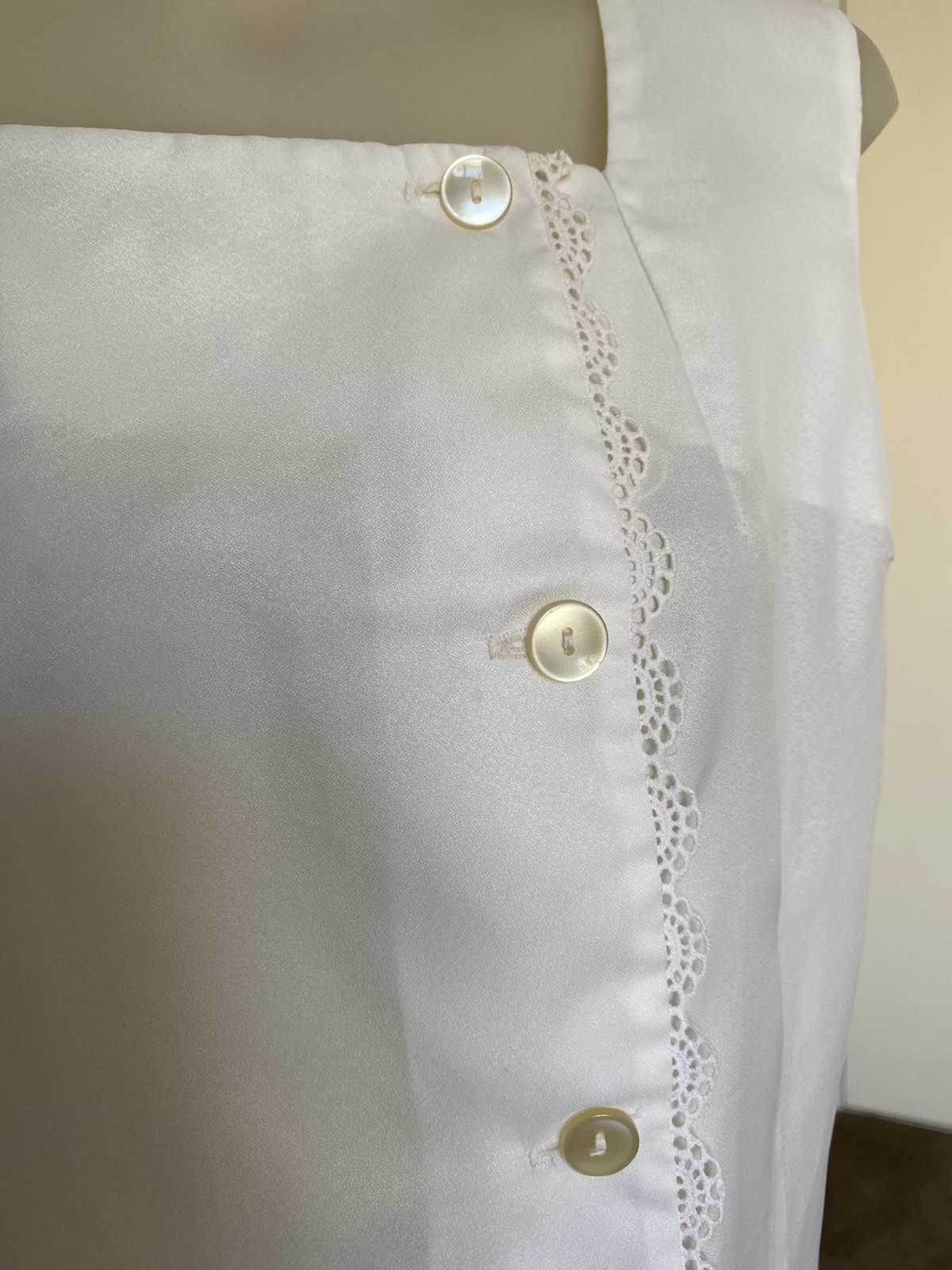 70,s Cream Pleated Tennis Dress. 40” Bust
