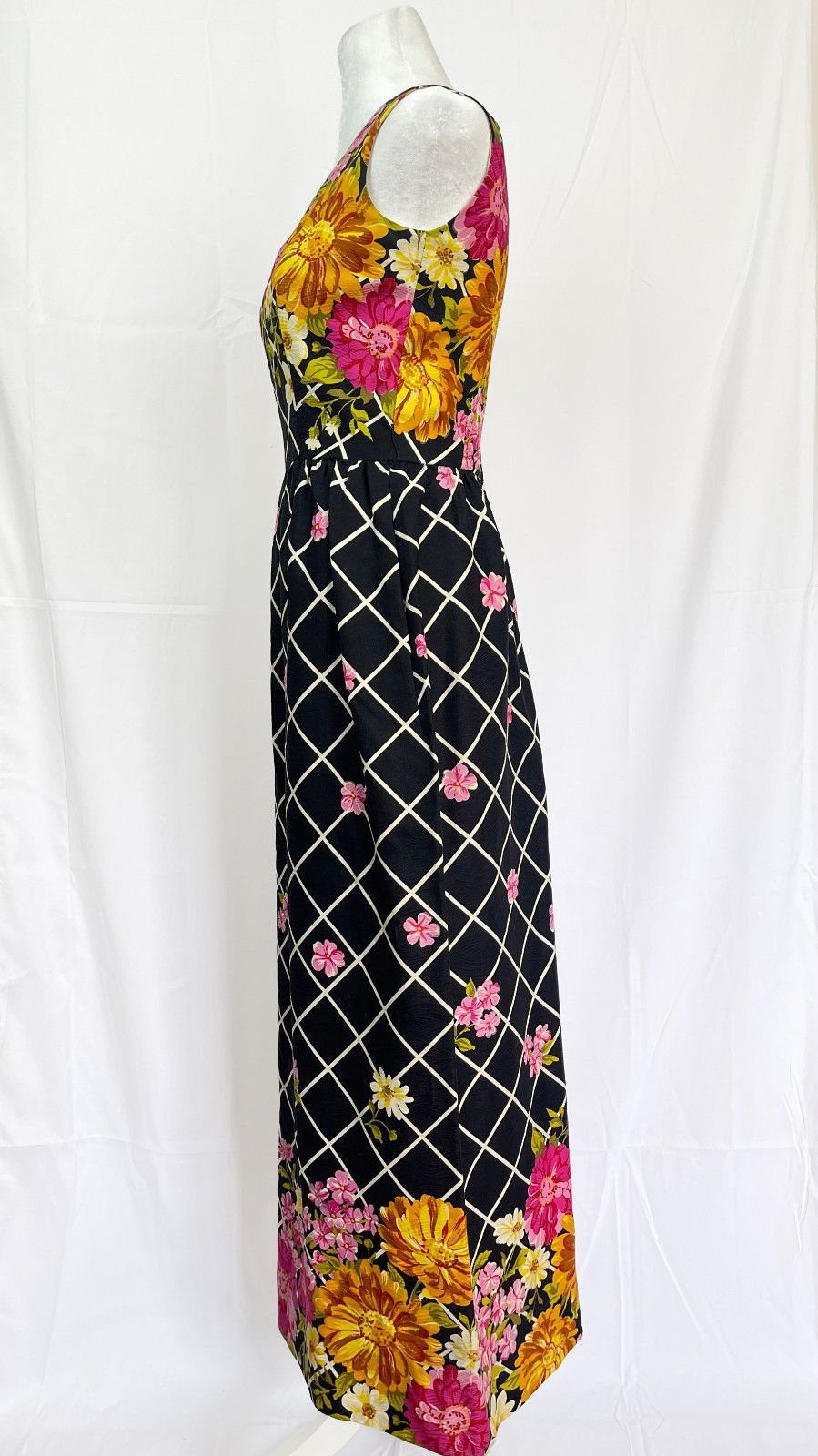 Vintage 1970s Floral Maxi Dress Pink Orange Border Print Black Sleeveless S