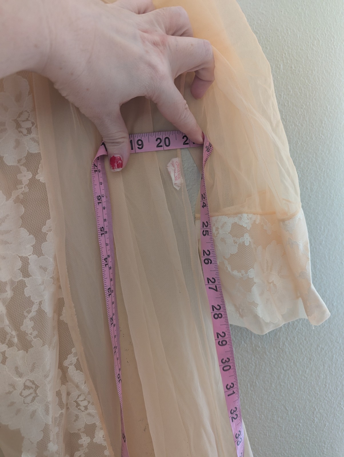 Vintage 1950s / 1960s Peachy Orange Pastel Pegnoir Robe Nightie