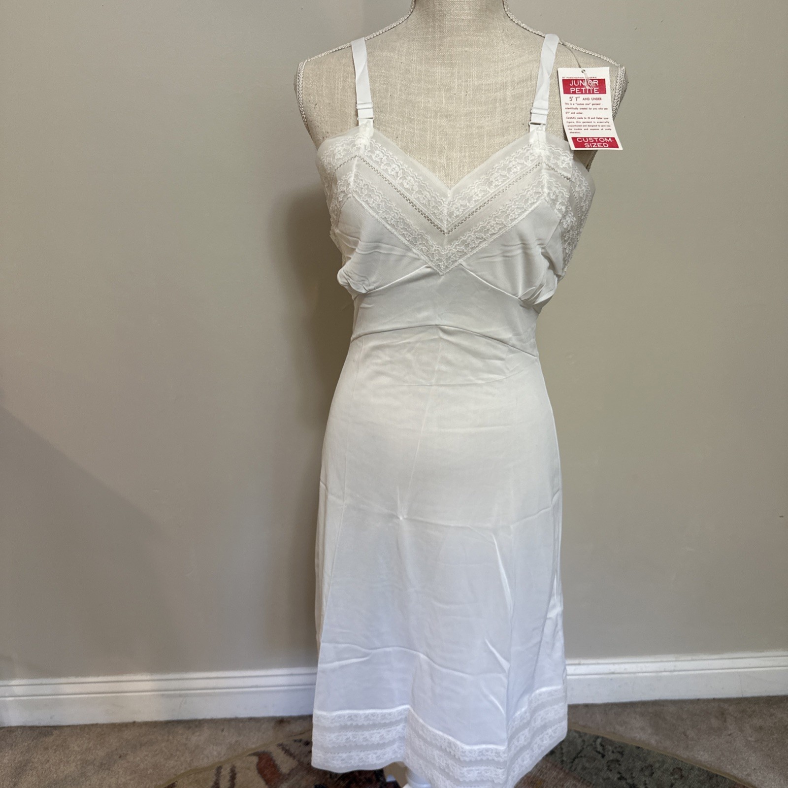 Vtg White Slip Undergarment By Fascination Lingerie Petite