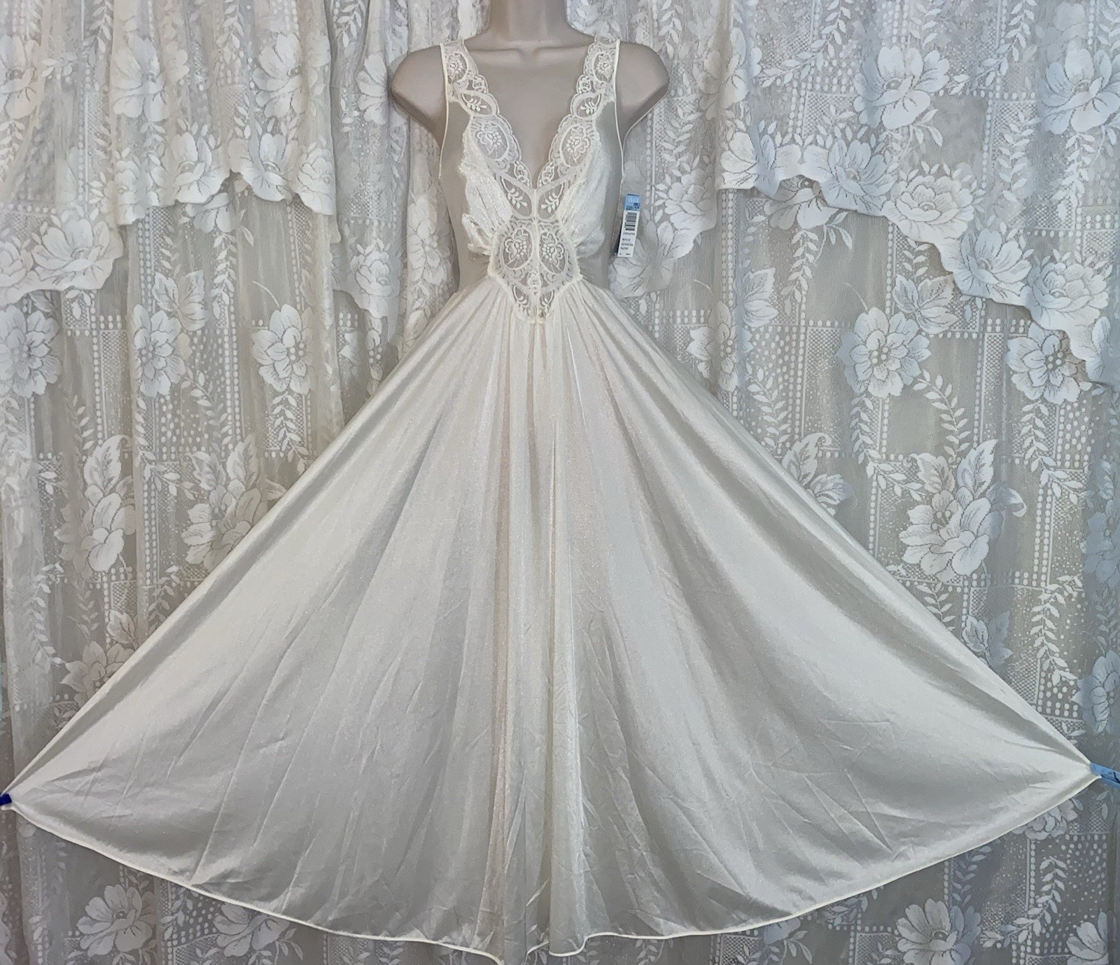 VTG NWT S OLGA Bridal IVORY Classic FULL Swp Nylon Nightgown Negligee Gown 92280