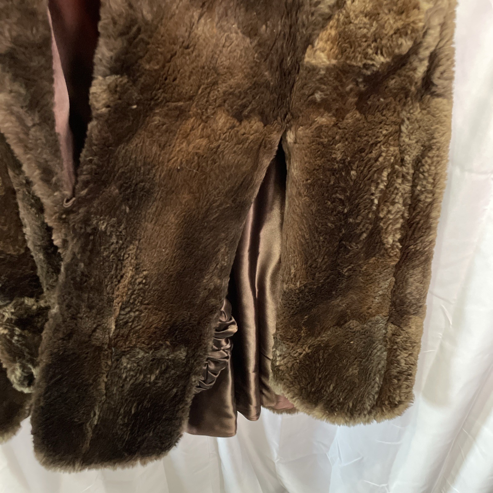 Vintage Akoury’s Furs Scranton PA Brown Real Fur Cape Capelet Stole Monogram AO