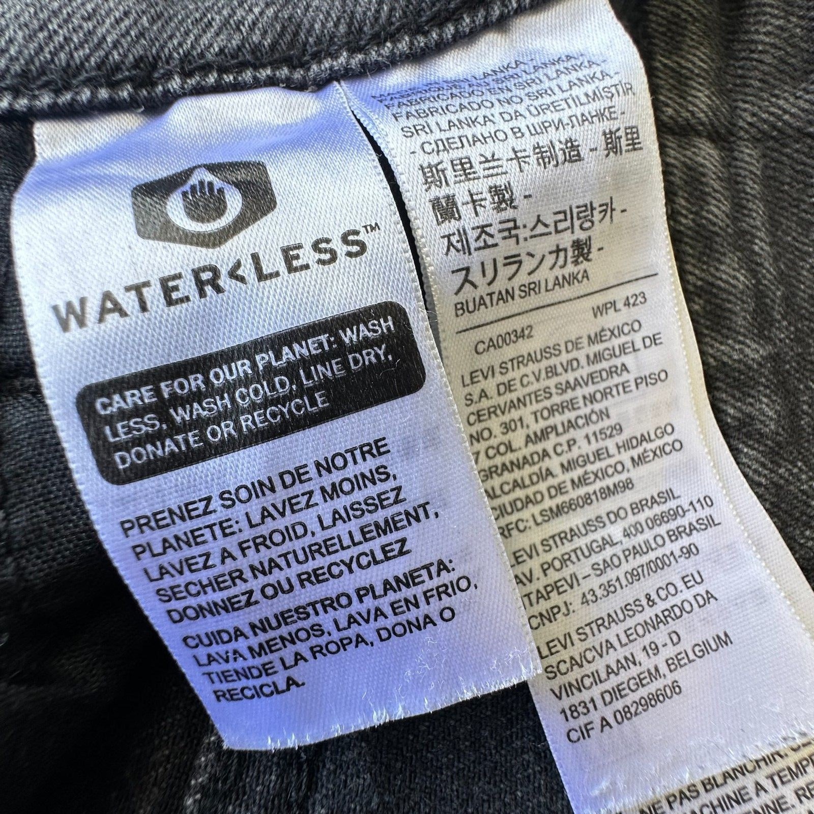 Levi’s Women’s Ribcage Straight Ankle Black Vintage Wash Denim Size 25