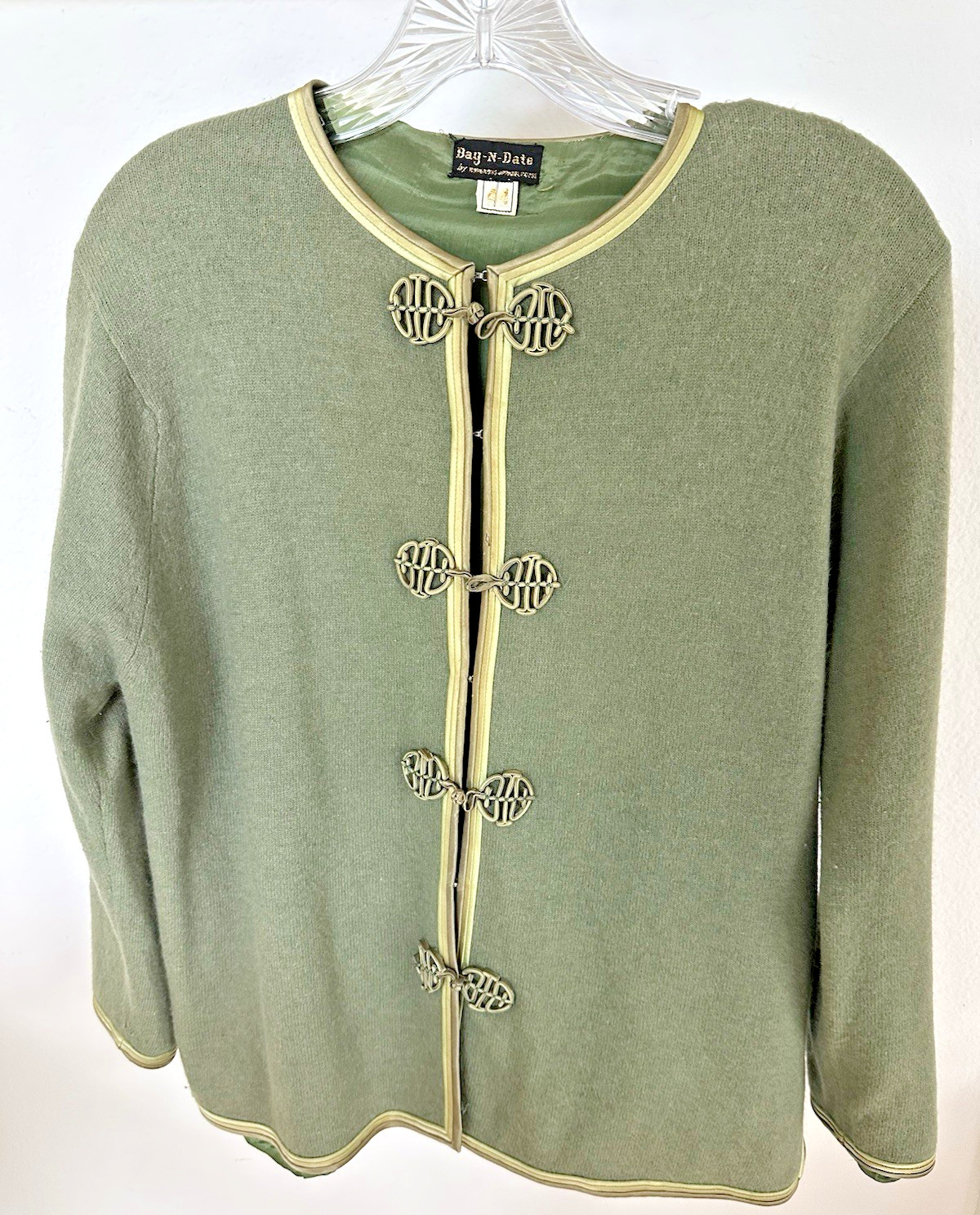 Vintage 1960’s Womens Angora/Lambs Wool Cardigan Hong Kong Apparel House M/L s44