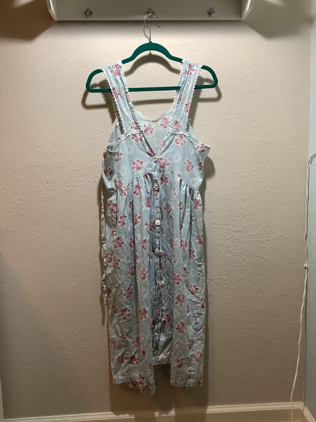 Vintage Blue Apron Dress with Roses Handmade Pockets Buttons Sweetheart – Large