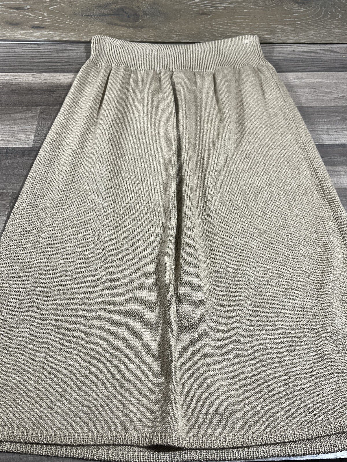 Vtg Laura by Alyzia Sz 12 Knit Sweater Skirt Suit Set USA w Metal Buttons