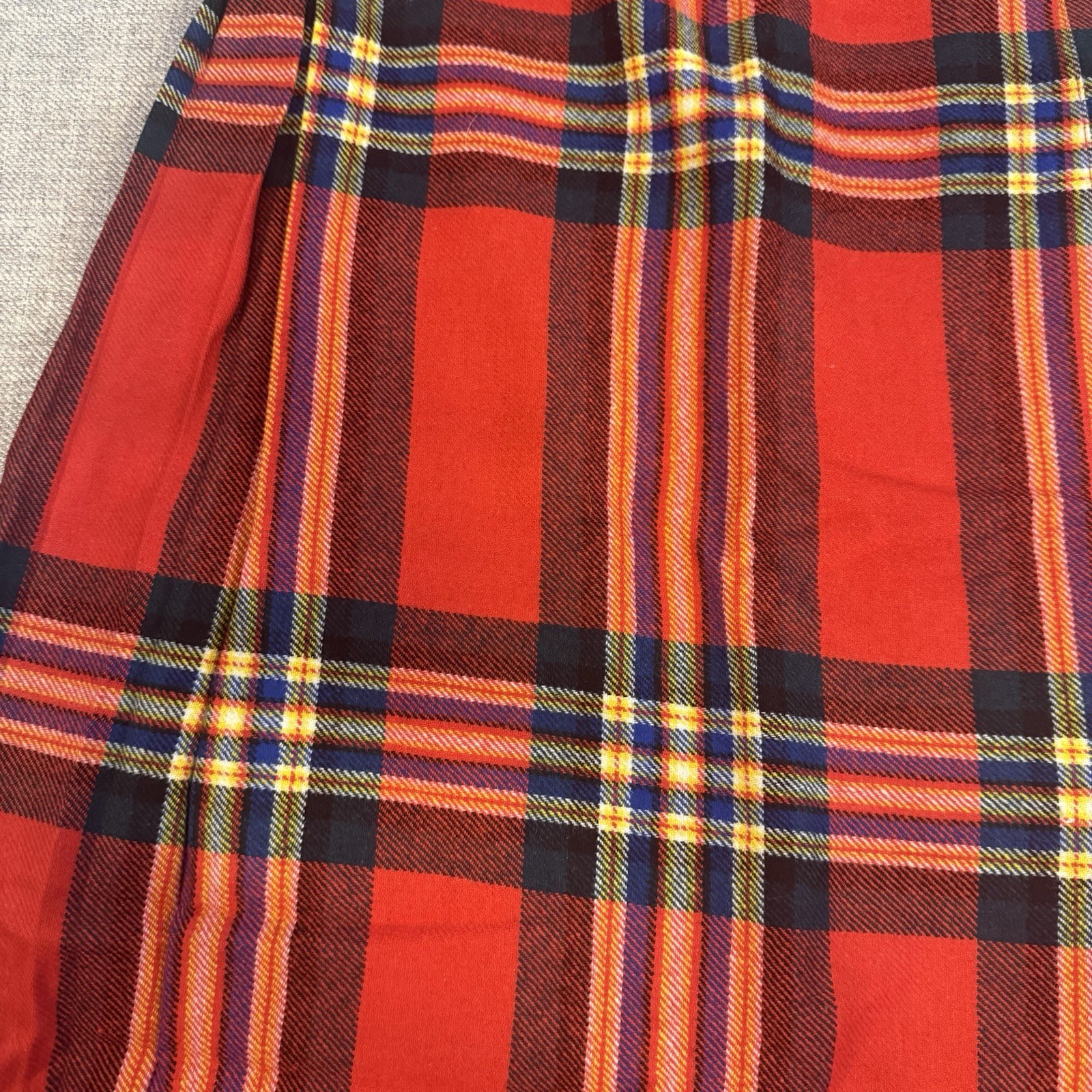 Vintage Glenisla Tartan Wool Kilt Skirt Scotland Plaid Wrap Adjustable Buckle