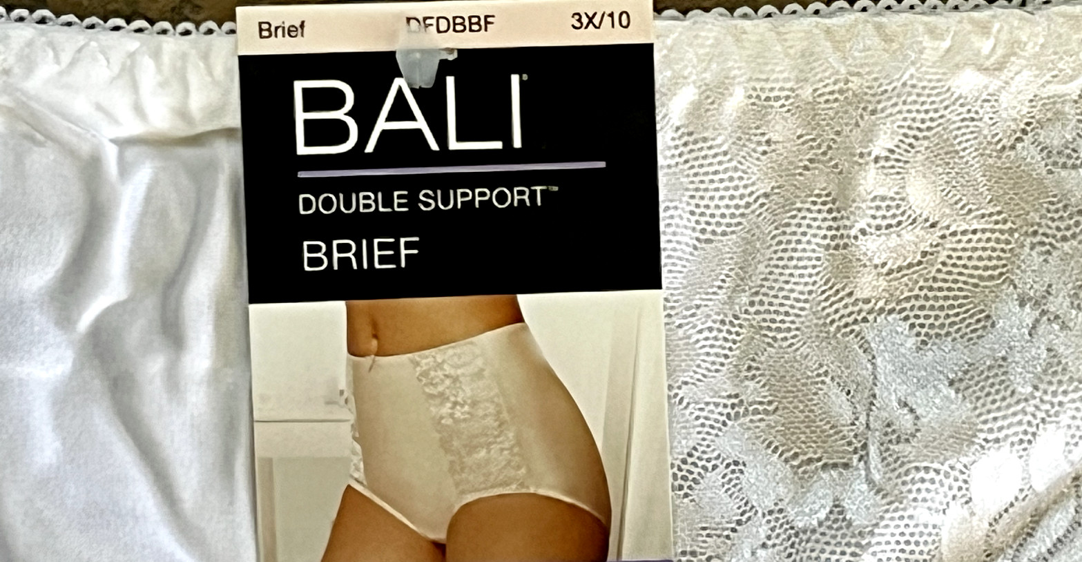 125 BALI 10/3XL White Double Support Light Control Silky Panties #DFDBBBF NWT