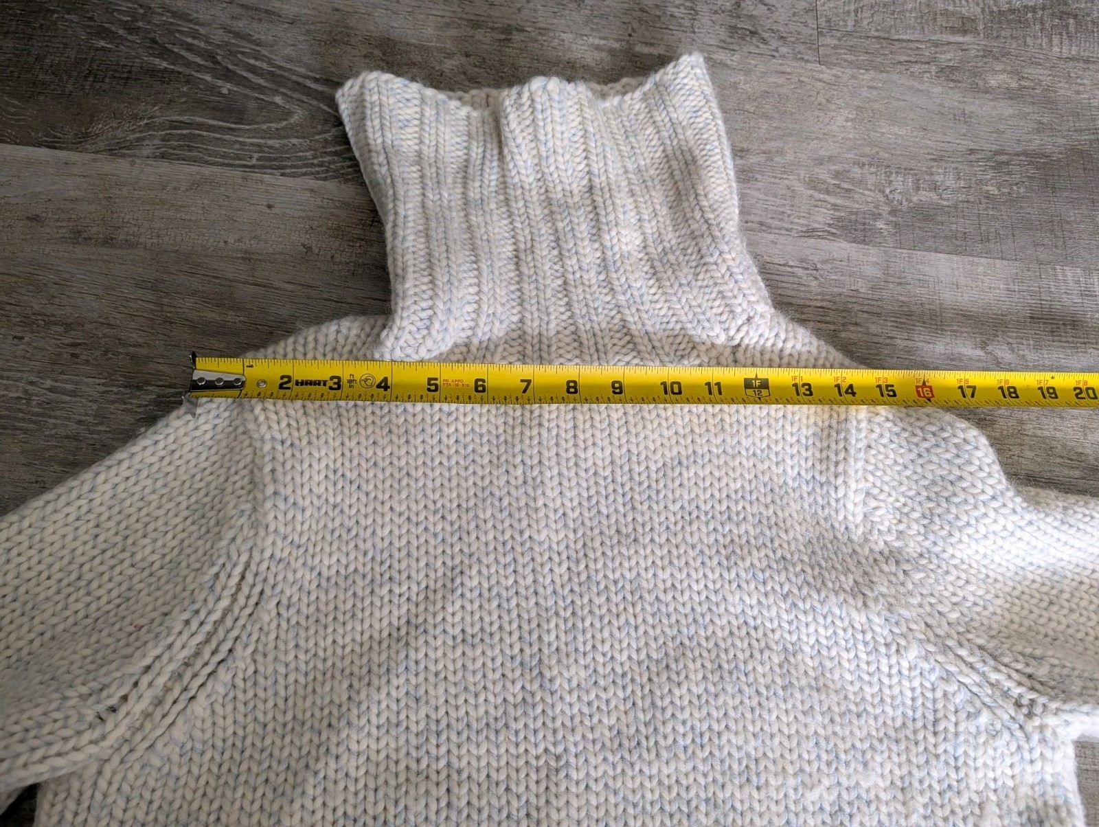Vintage Gap Chunky White Donegal Turtleneck Sweater Size L Womens Wool Blend EUC