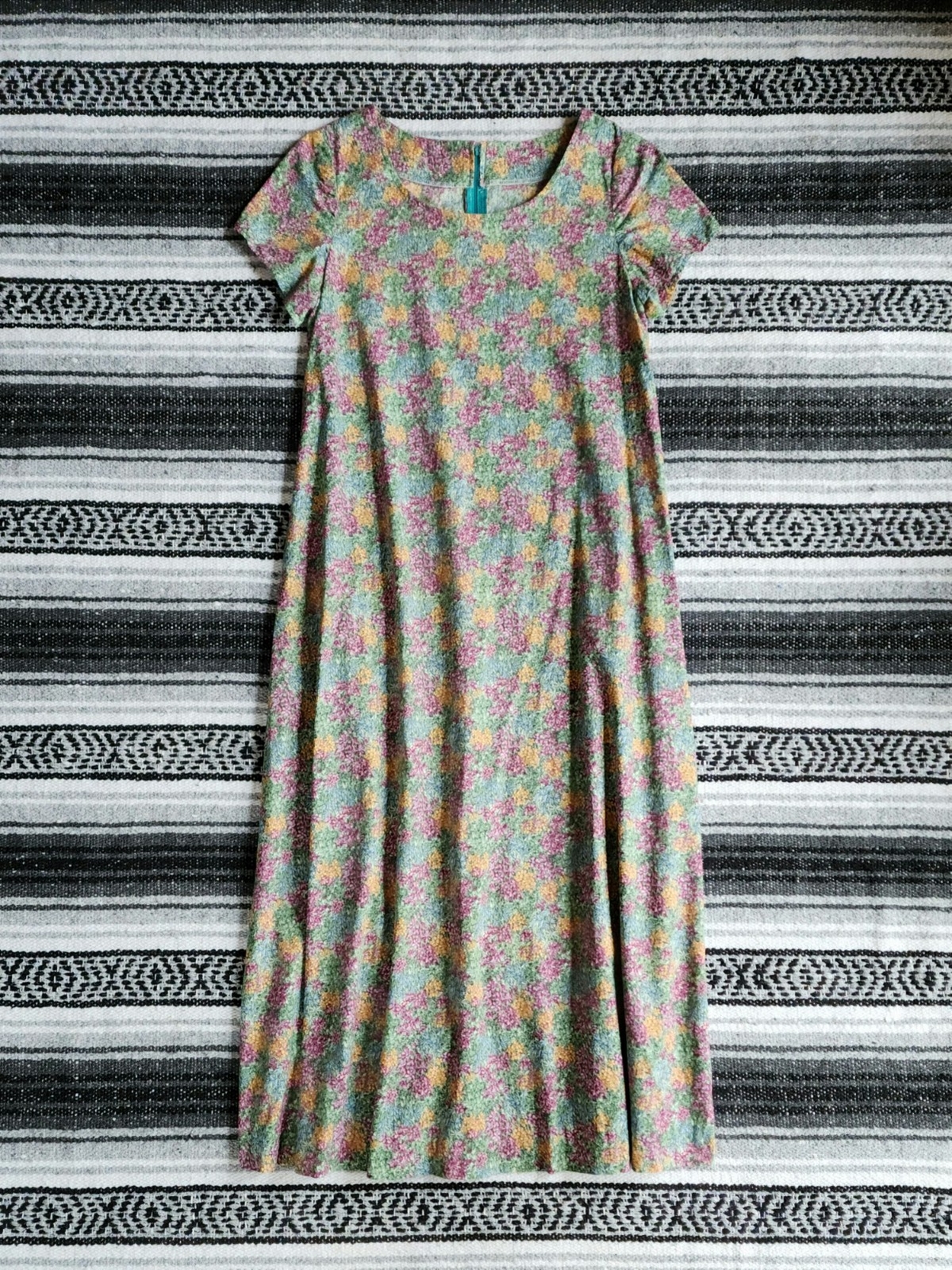Vtg Unbranded Sz S/M Below Knee Midi Short Sleeve Shift Tent Dress Floral Print