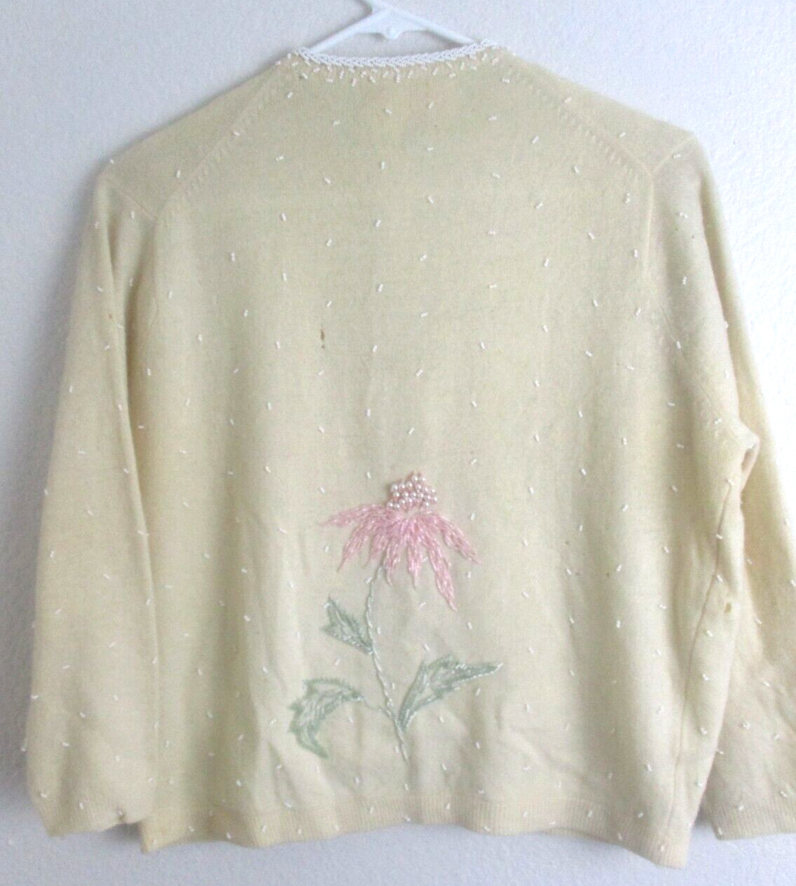 Vintage Lambs Wool Sweater Size M Lovely Flower Bead Accents Miss Boutique