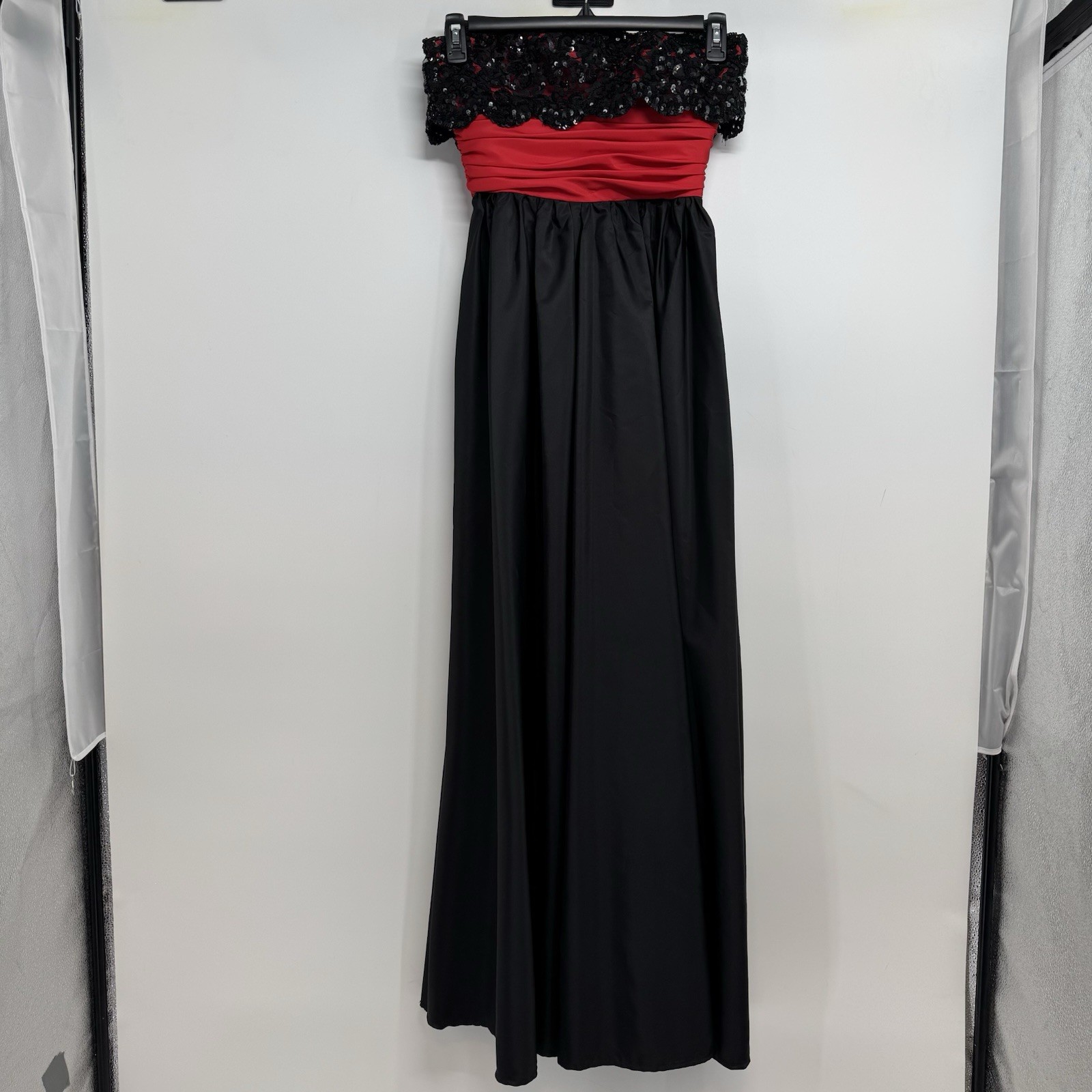 Vintage Mike Benet Formals Ball Gown Size 12 Red/black Sequins