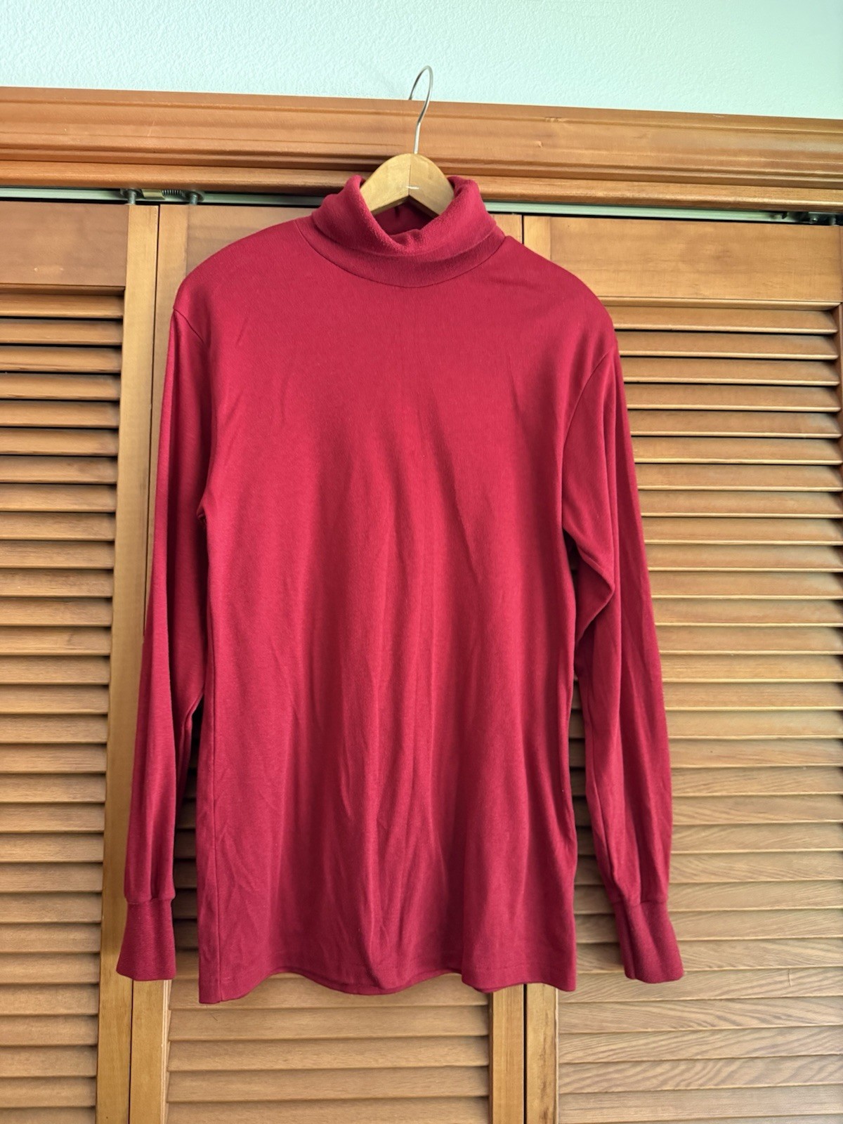 vintage 70’s-80’s Munsingwear Red Turtleneck Women’s Medium