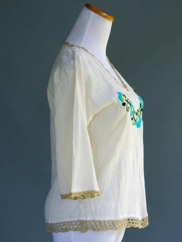 VTG 70s Mexican Cotton Gauze Top Floral Embroidery Yarn Crochet Trim NOS New S