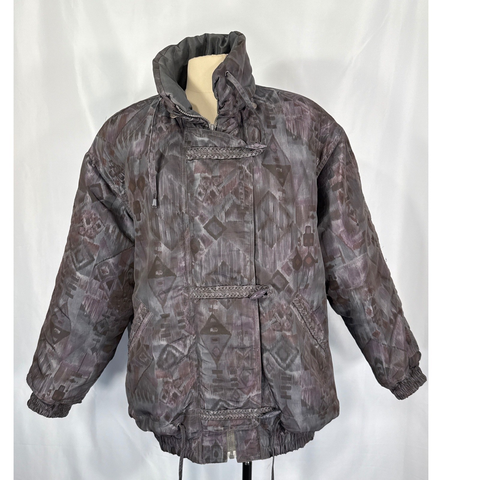 IZZI Vintage 90s 80s Puffer Jacket Geometric Ikat Print Purple Grey Toggle Zip M