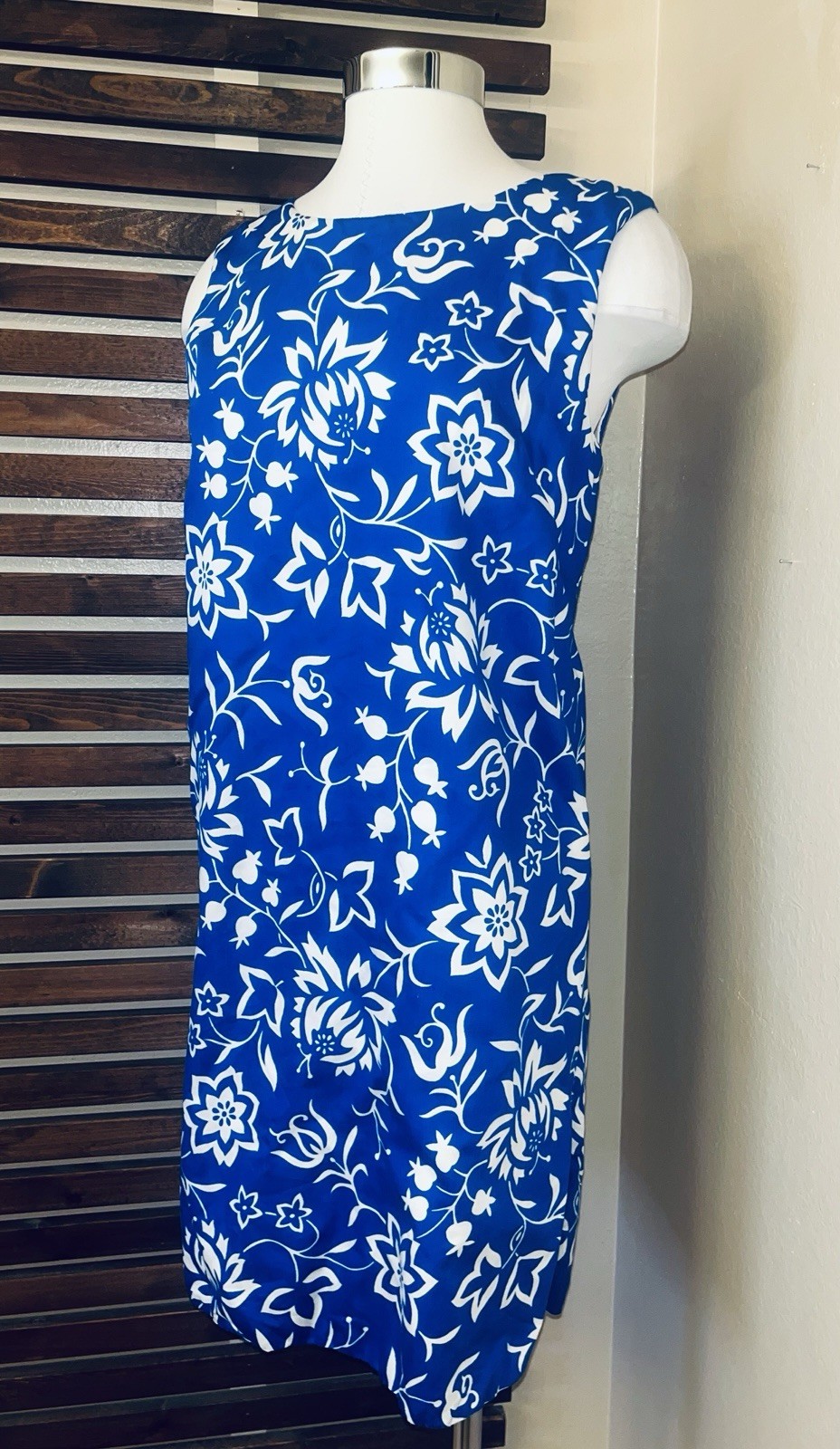 1960s Vintage Blue & White Floral Print Hawaiian Sleeveless Dress w/ Side Slits