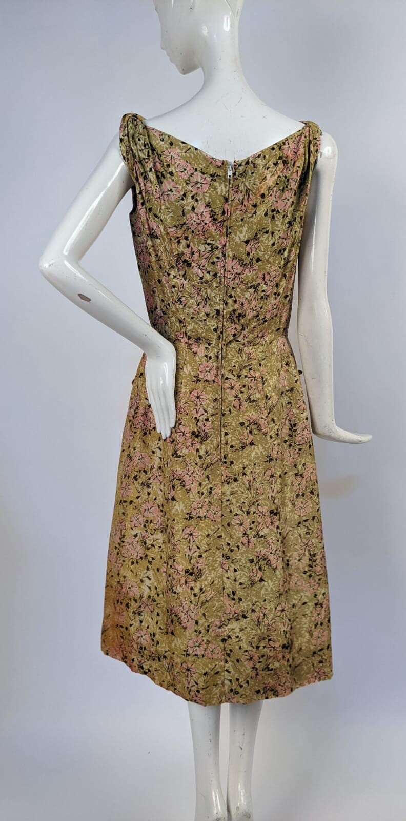 VINTAGE 1950’S HATTIE CARNEGIE FLORAL PRINT SILK DRESS & JACKET ENSEMBLE