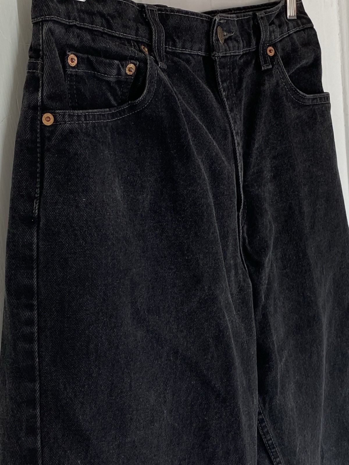 Levis 551 (Size 12 MED Womens) Relaxed Fit, Tapered Leg Black Cotton Denim Jeans