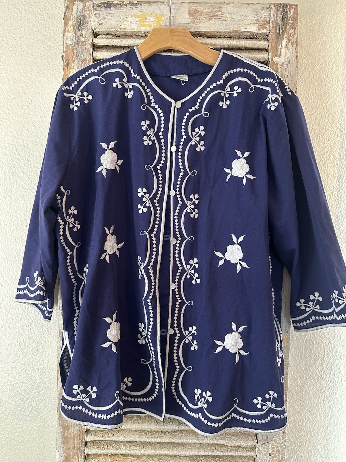 A4 Vtg Caro Of Honolulu Navy Embroidered Top Blouse Boho Sz 16