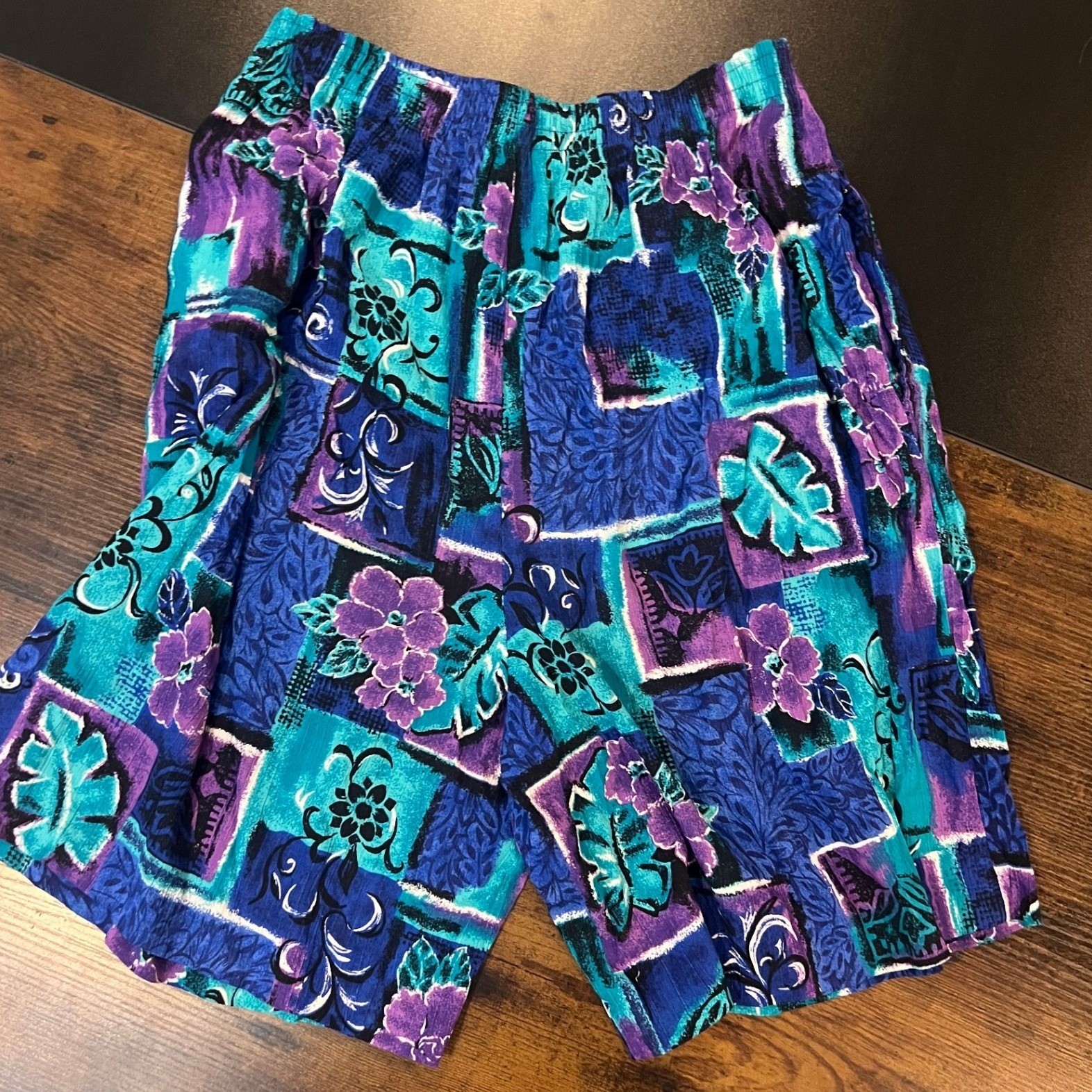 Jessica Scott Vintage 90s Abstract Floral High Waisted Pleated Shorts Purple