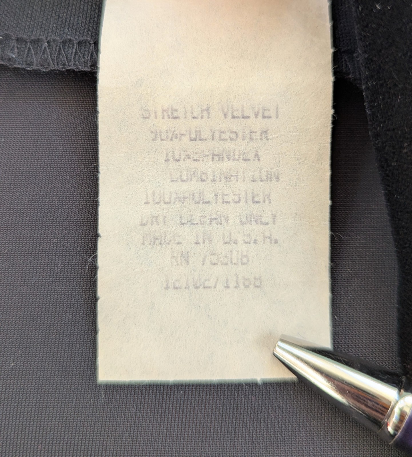 Vintage 90’s Niki Livas Black Velvet Dress Sweetheart Neckline Size 4-6