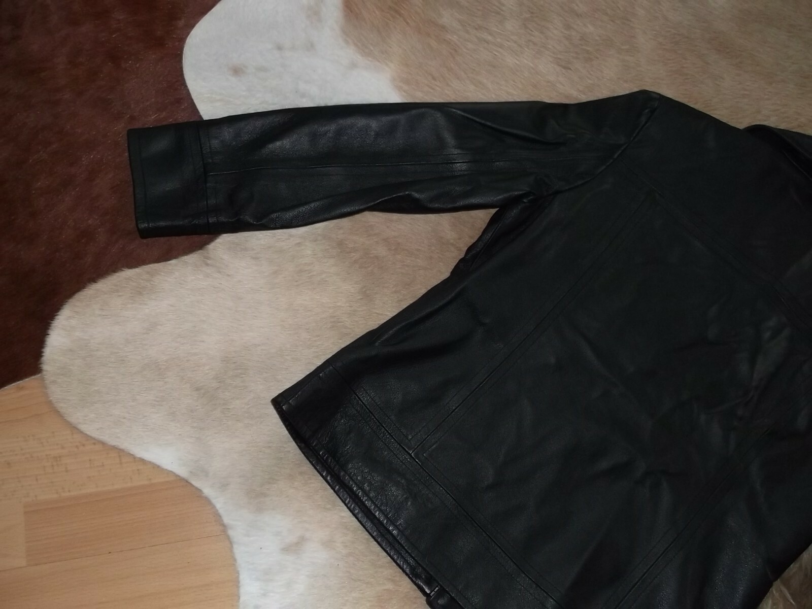 Vintage women’s real leather jacket size 40 black second hand look!!