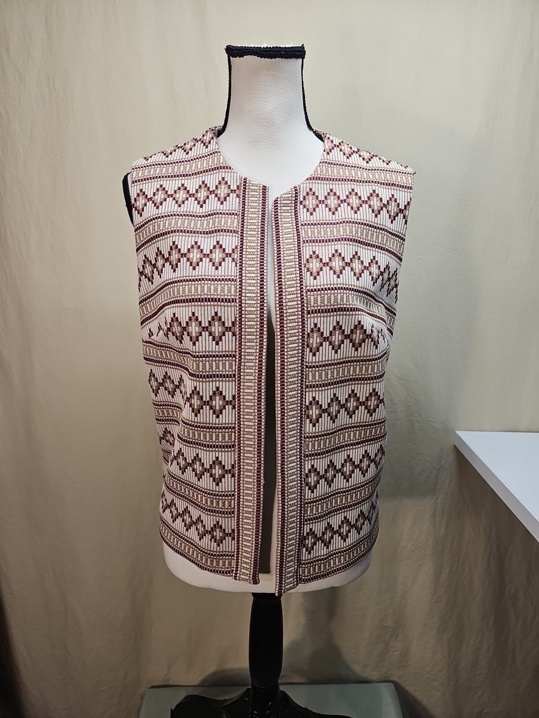 60’s VINTAGE MOD TAPESTRY VEST AMY ADAMS KNITS 1960s Size Medium EUC