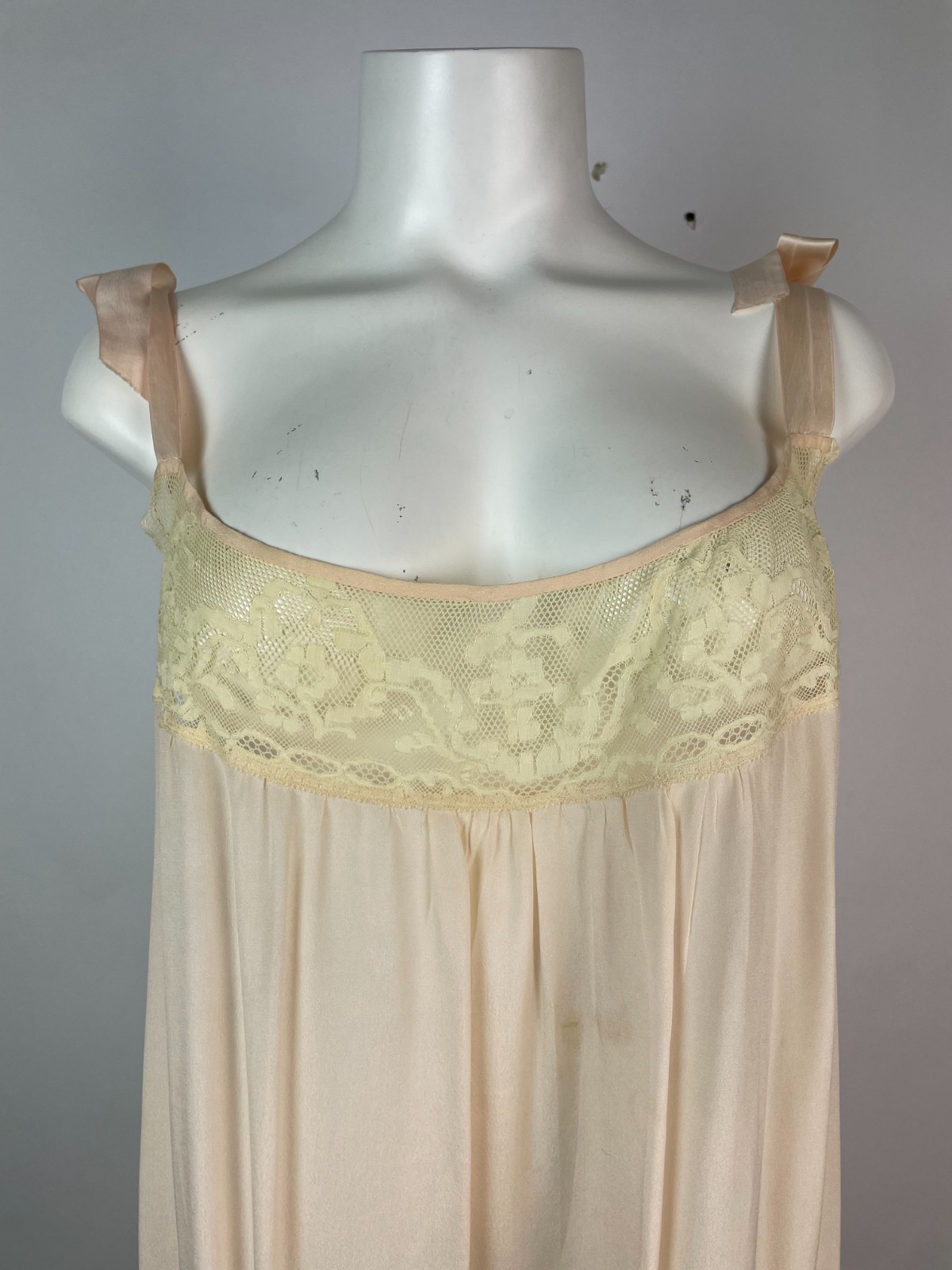 VTG 50s Pink Fairy Nightgown with Ribbon shoulder Ties L/XL 44″ Bust