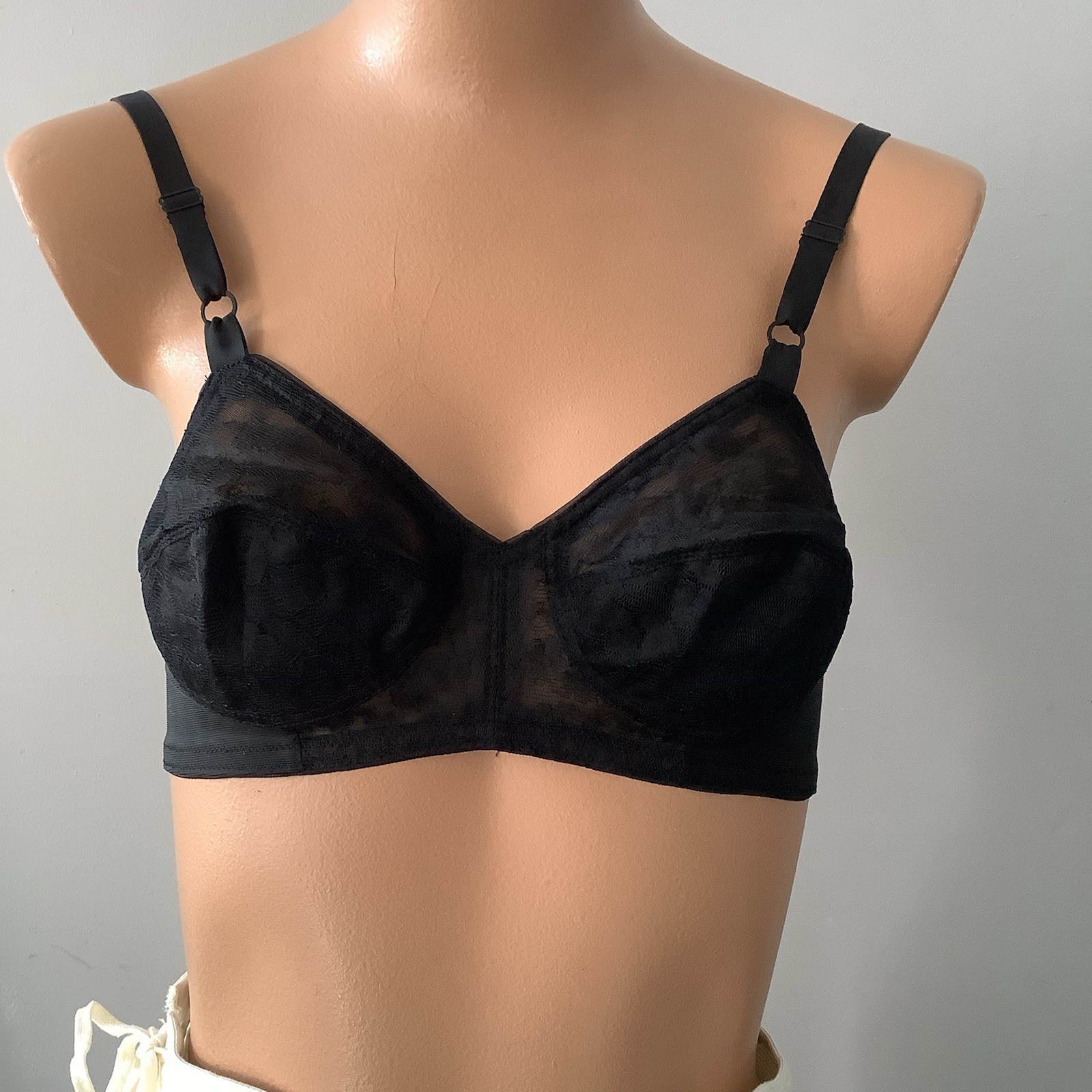 NOS Vintage Black VANITY FAIR Nylon Pointy BRA Floral LACE Sheer Bullet SZ. 34A