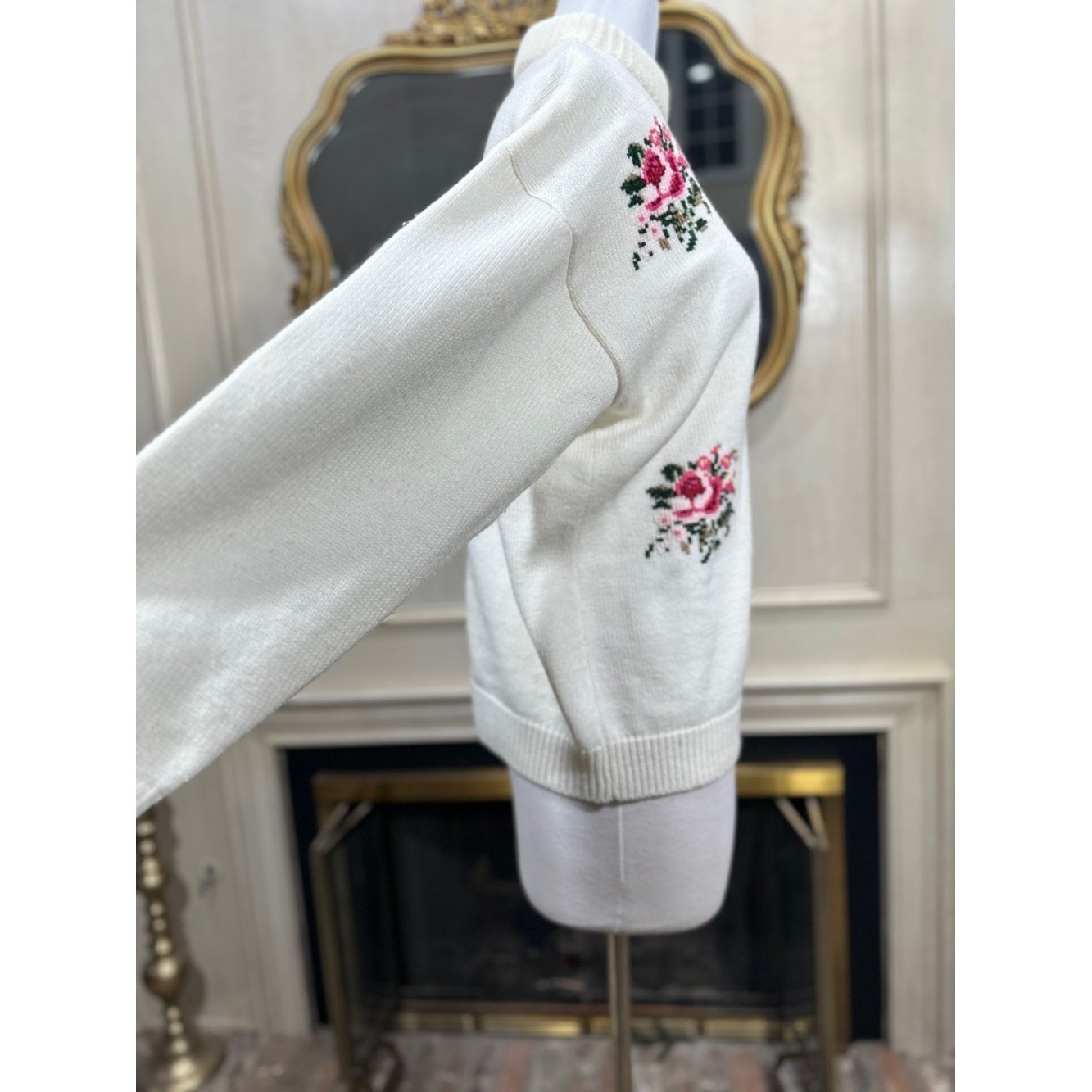Vintage Floral Knit Sweater XL White Pink Roses Cottagecore Coquette