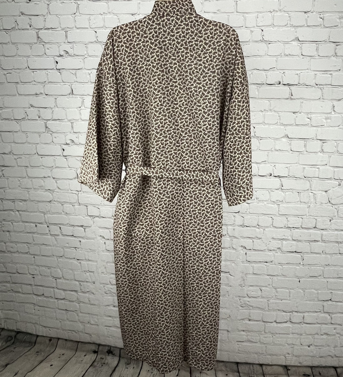 VTG Bill Blass Cream Paisley Print Lightweight Pockets Tie Waist Robe Size O/S